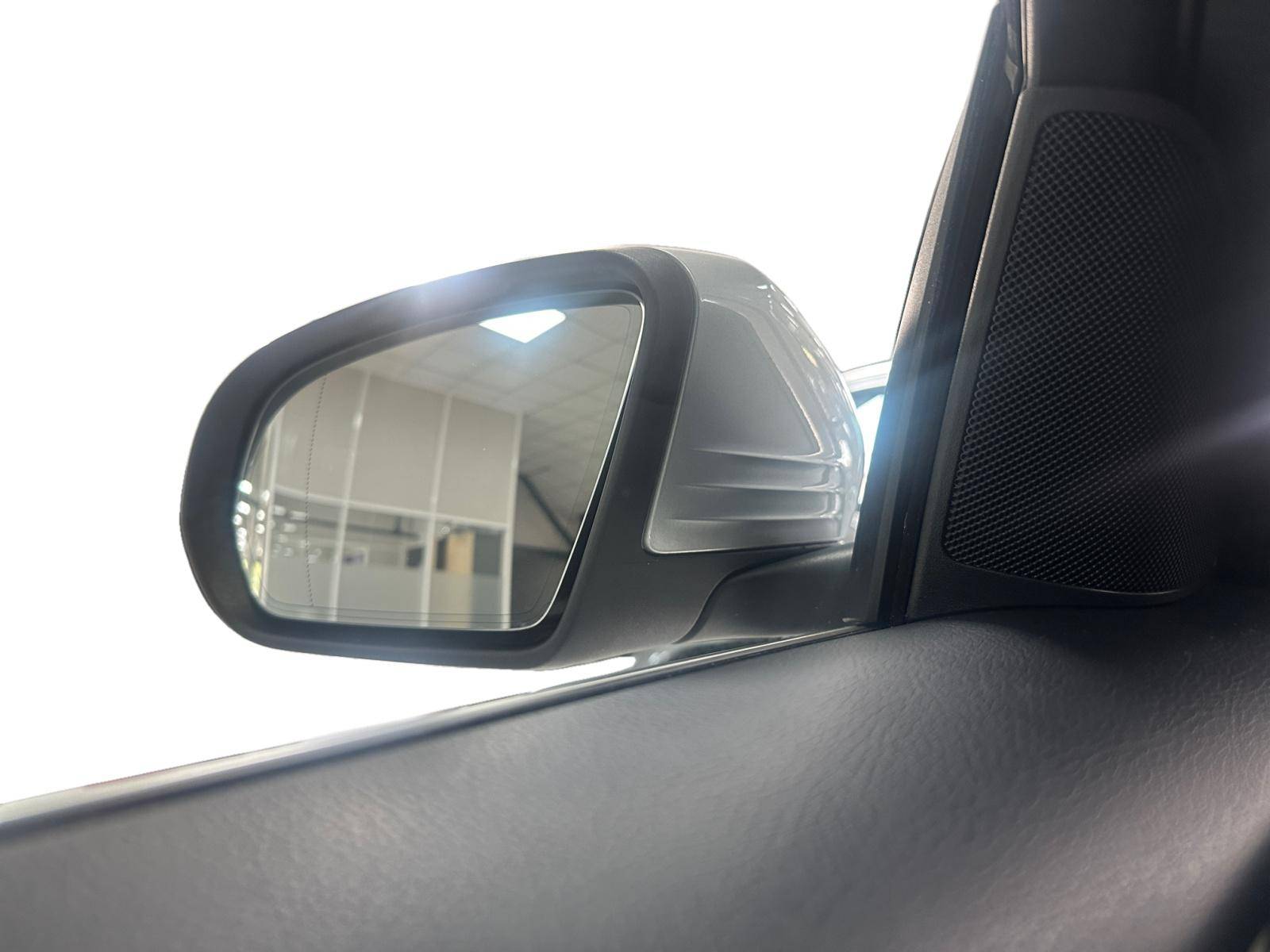 Image Mercedes-Benz GLC SUV GLC 300de 4MATIC SUV AMG Line  GLC 300de 4MATIC SUV AMG Line GLC 300de 4MATIC SUV AMG Line