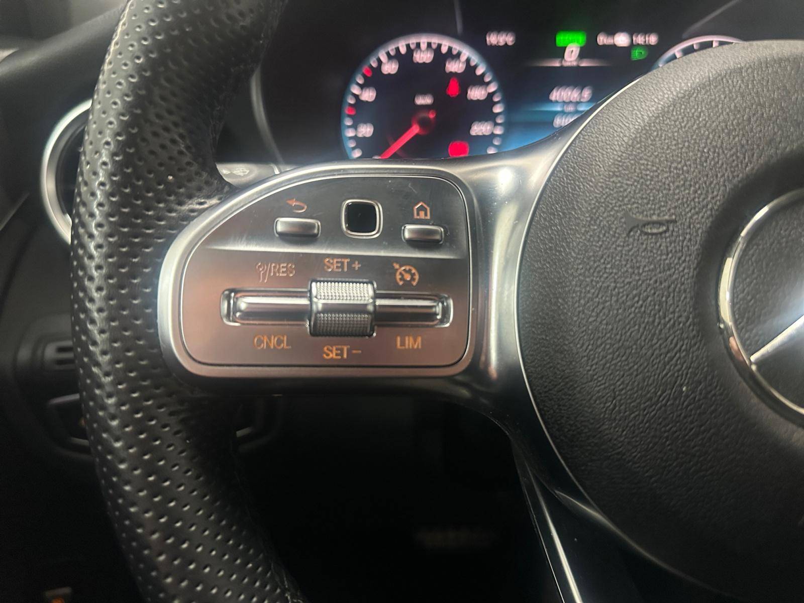 Image Mercedes-Benz GLC SUV GLC 300de 4MATIC SUV AMG Line  GLC 300de 4MATIC SUV AMG Line GLC 300de 4MATIC SUV AMG Line