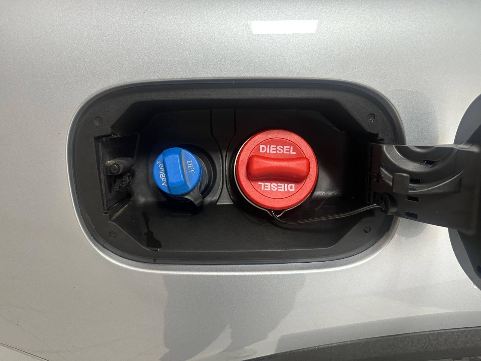 Image Mercedes-Benz GLC SUV GLC 300de 4MATIC SUV AMG Line  GLC 300de 4MATIC SUV AMG Line GLC 300de 4MATIC SUV AMG Line