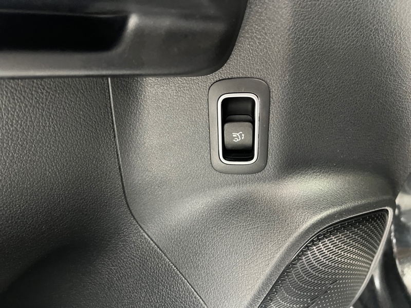 Image Mercedes-Benz GLB 200 d AMG Line  GLB 200 d 8G-DCT AMG Line 200 d AMG Line