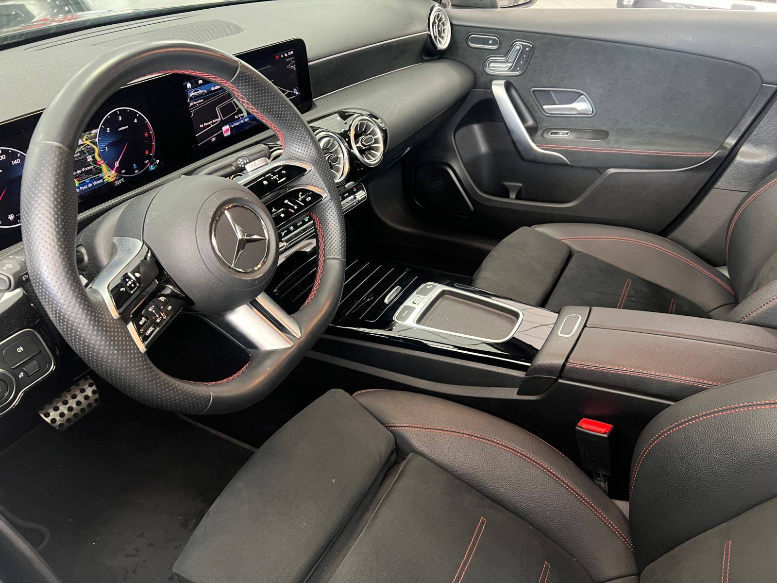 Image Mercedes-Benz CLASSE A 200 d Berline AMG Line  Classe A 200 d Berline AMG Line 200 d Berline AMG Line