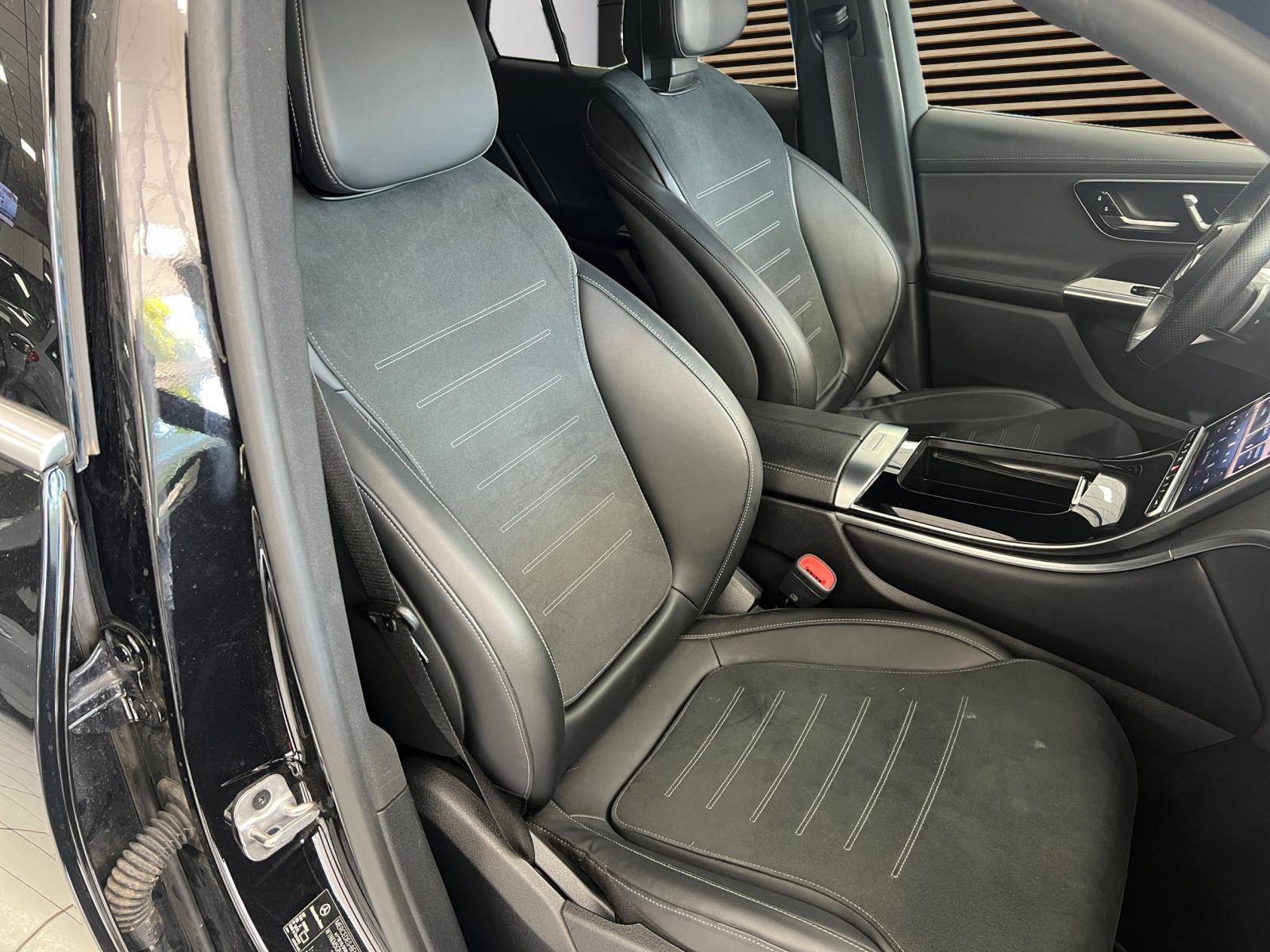 Image Mercedes-Benz GLC SUV GLC 300 e  Hybrid EQ 4MATIC AMG Line  GLC 300 e 9G-Tronic 4Matic AMG Line GLC 300 e  Hybrid EQ 4MATIC AMG Line