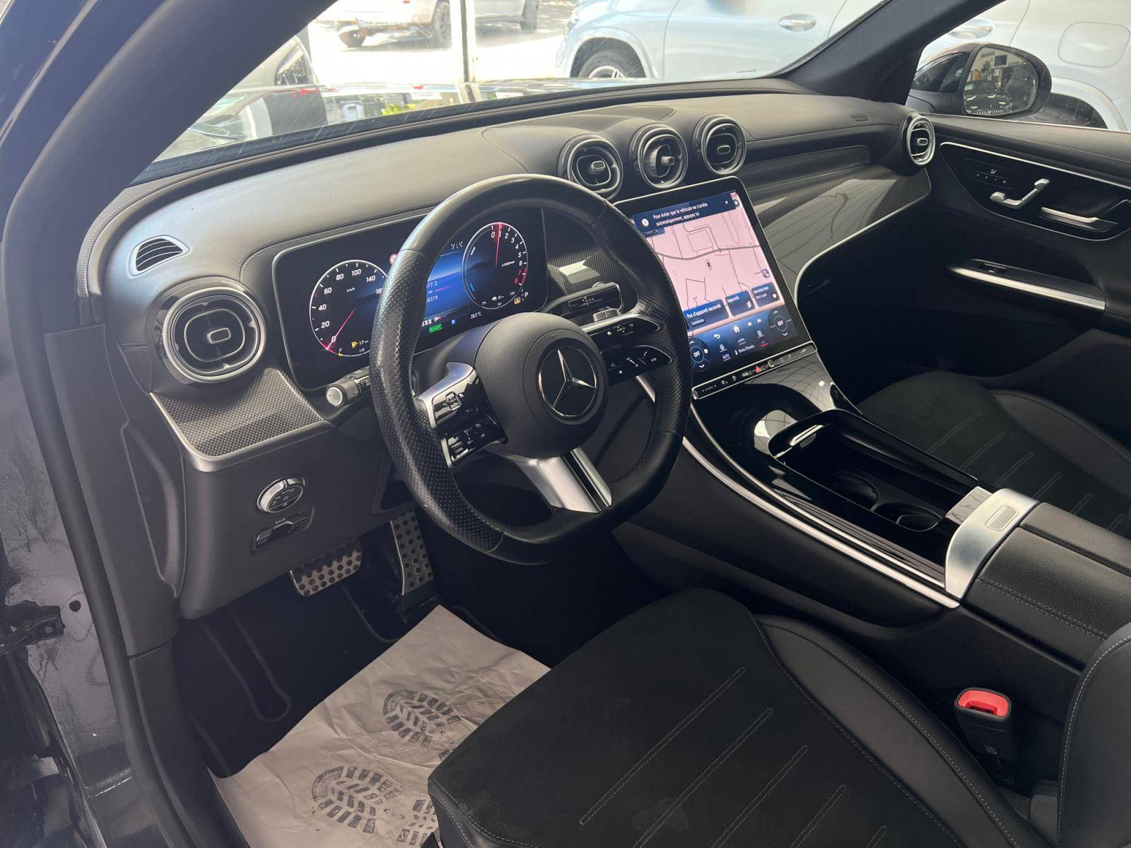 Image Mercedes-Benz GLC SUV GLC 300 e  Hybrid EQ 4MATIC AMG Line  GLC 300 e 9G-Tronic 4Matic AMG Line GLC 300 e  Hybrid EQ 4MATIC AMG Line