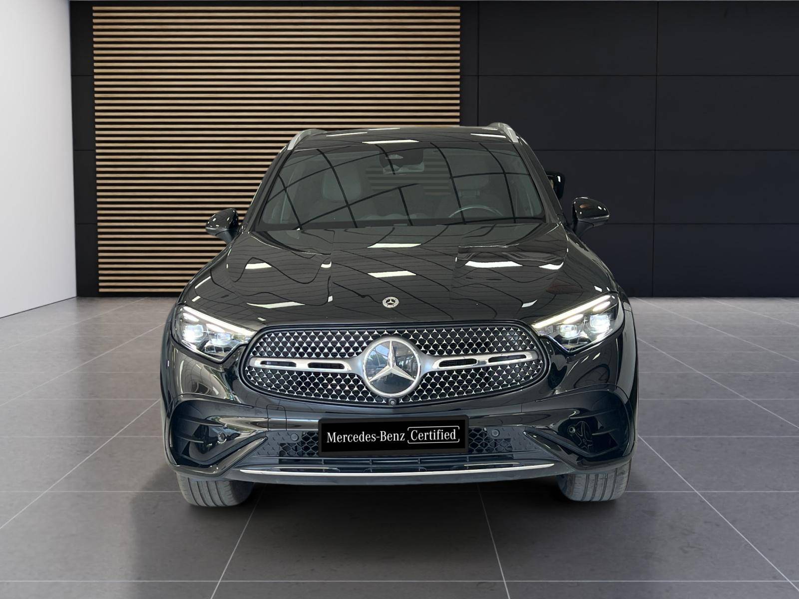 Image Mercedes-Benz GLC SUV GLC 300 e  Hybrid EQ 4MATIC AMG Line  GLC 300 e 9G-Tronic 4Matic AMG Line GLC 300 e  Hybrid EQ 4MATIC AMG Line