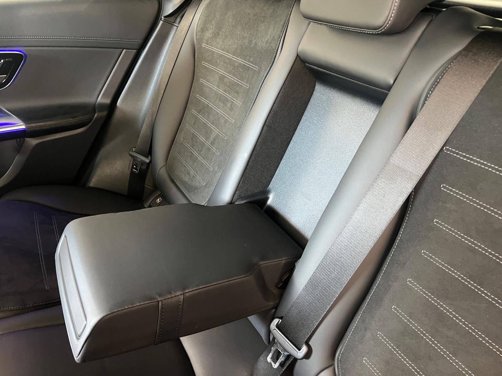 Image Mercedes-Benz GLC SUV GLC 300 e  Hybrid EQ 4MATIC AMG Line  GLC 300 e 9G-Tronic 4Matic AMG Line GLC 300 e  Hybrid EQ 4MATIC AMG Line