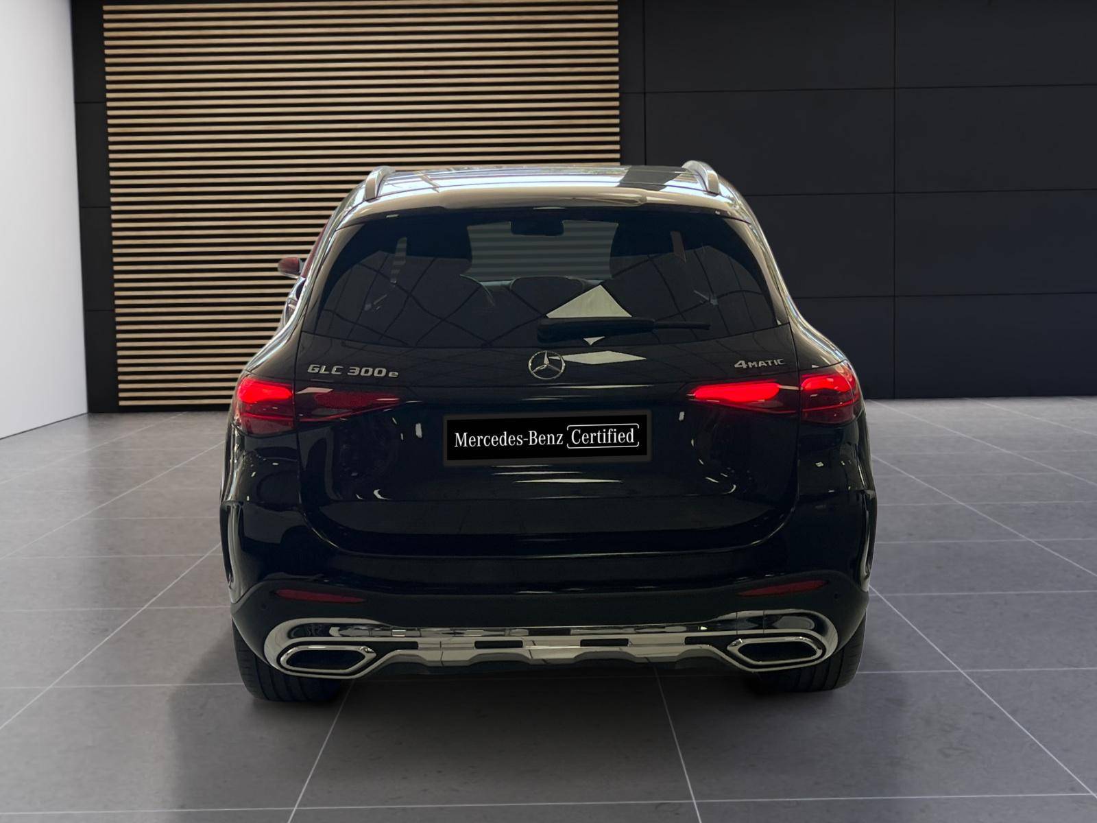 Image Mercedes-Benz GLC SUV GLC 300 e  Hybrid EQ 4MATIC AMG Line  GLC 300 e 9G-Tronic 4Matic AMG Line GLC 300 e  Hybrid EQ 4MATIC AMG Line
