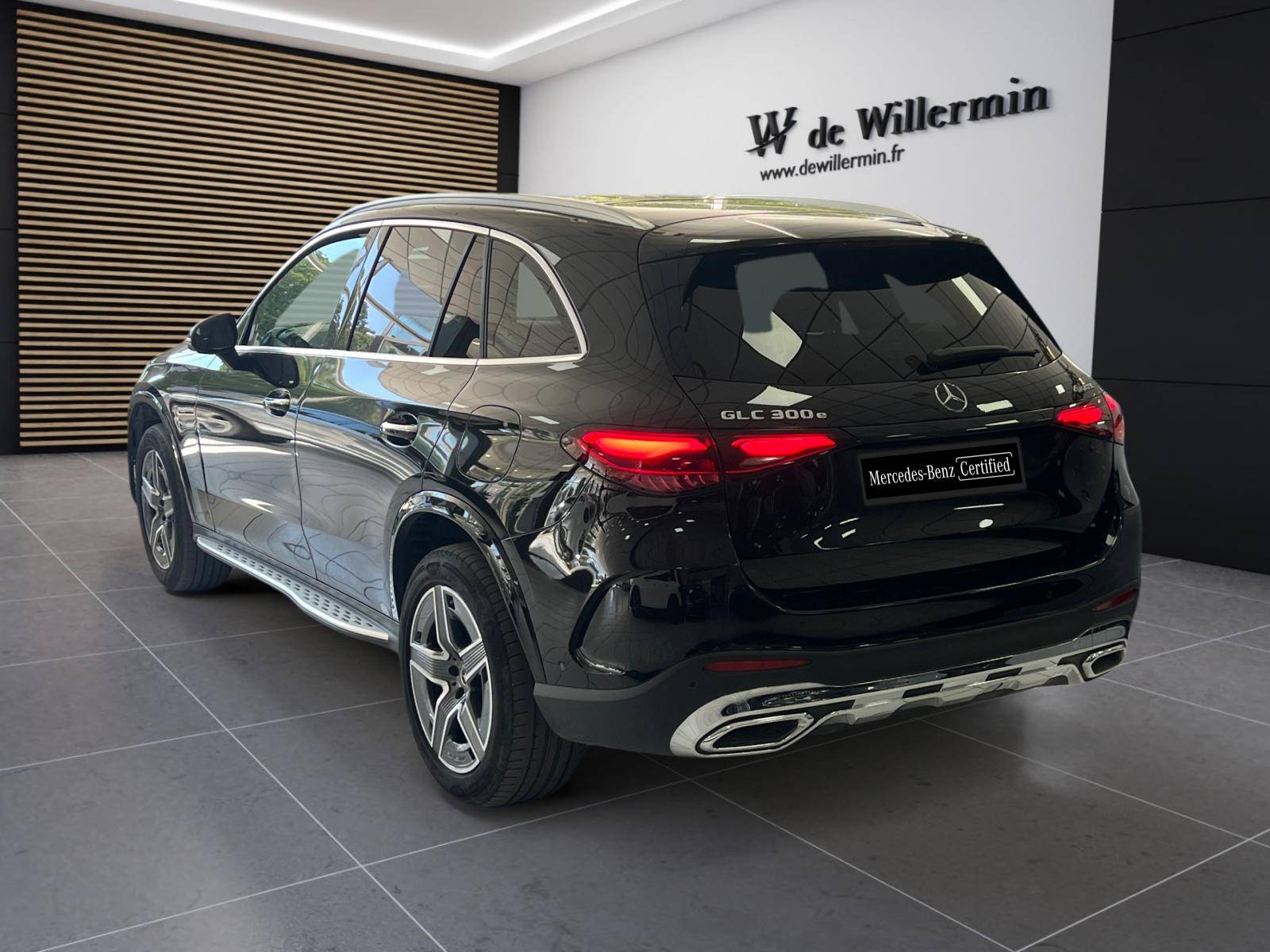 Image Mercedes-Benz GLC SUV GLC 300 e  Hybrid EQ 4MATIC AMG Line  GLC 300 e 9G-Tronic 4Matic AMG Line GLC 300 e  Hybrid EQ 4MATIC AMG Line