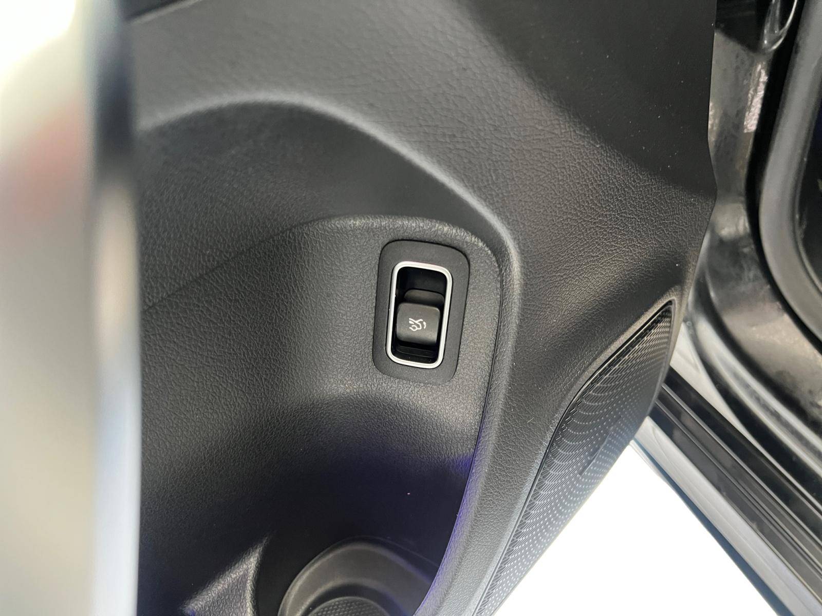 Image Mercedes-Benz CLASSE A 200 d Berline AMG Line  Classe A 200 d Berline AMG Line 200 d Berline AMG Line