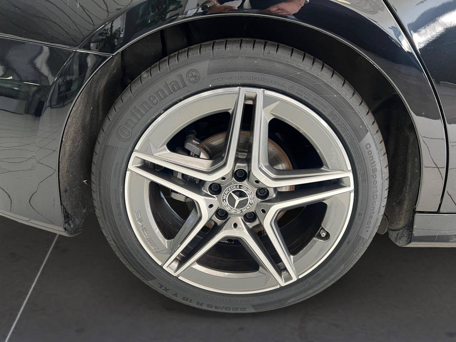 Image Mercedes-Benz CLASSE A 200 d Berline AMG Line  Classe A 200 d Berline AMG Line 200 d Berline AMG Line