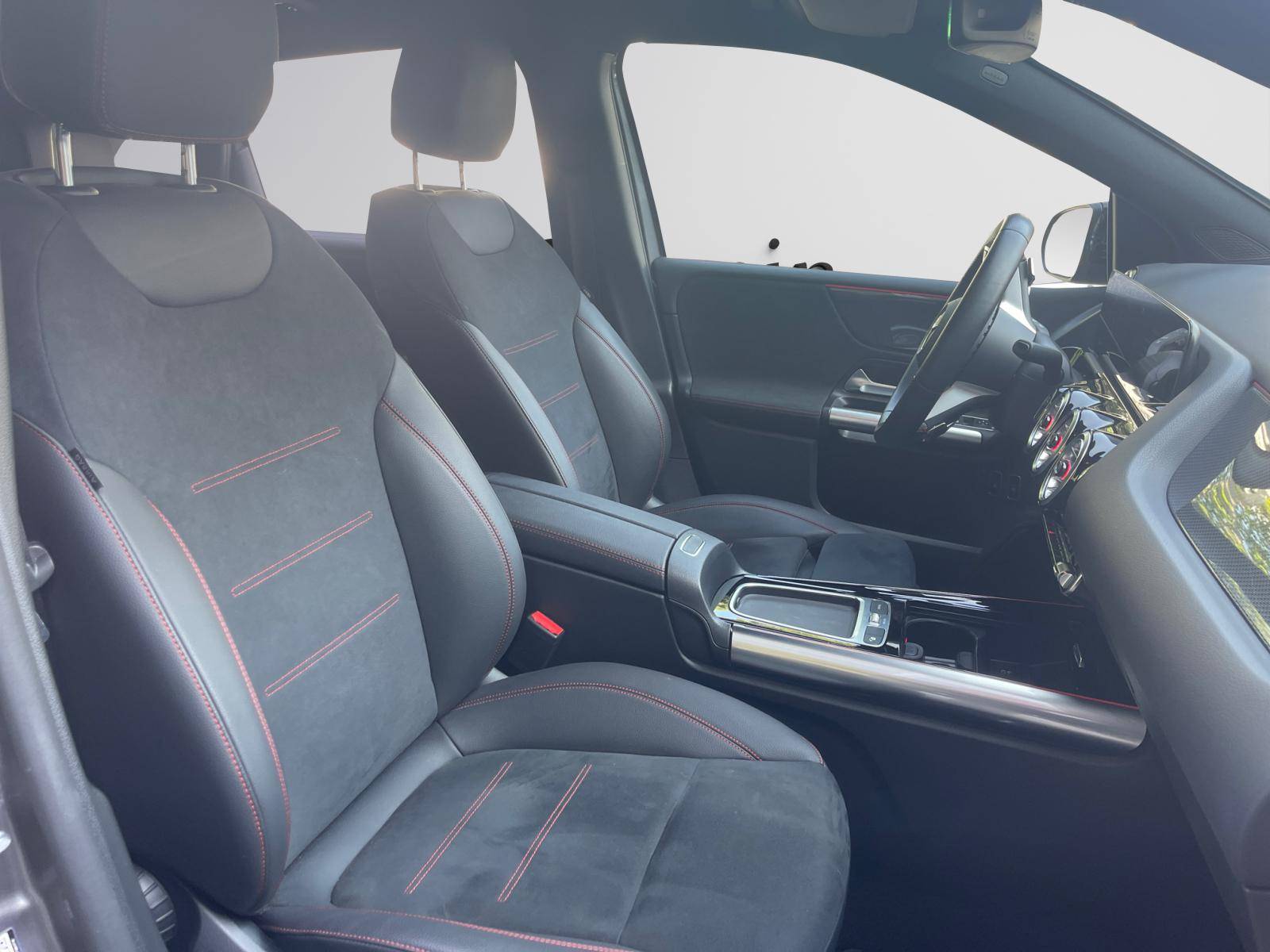 Image Mercedes-Benz CLASSE B 250 e AMG Line  Classe B 250 e Hybrid EQ AMG Line 250 e AMG Line