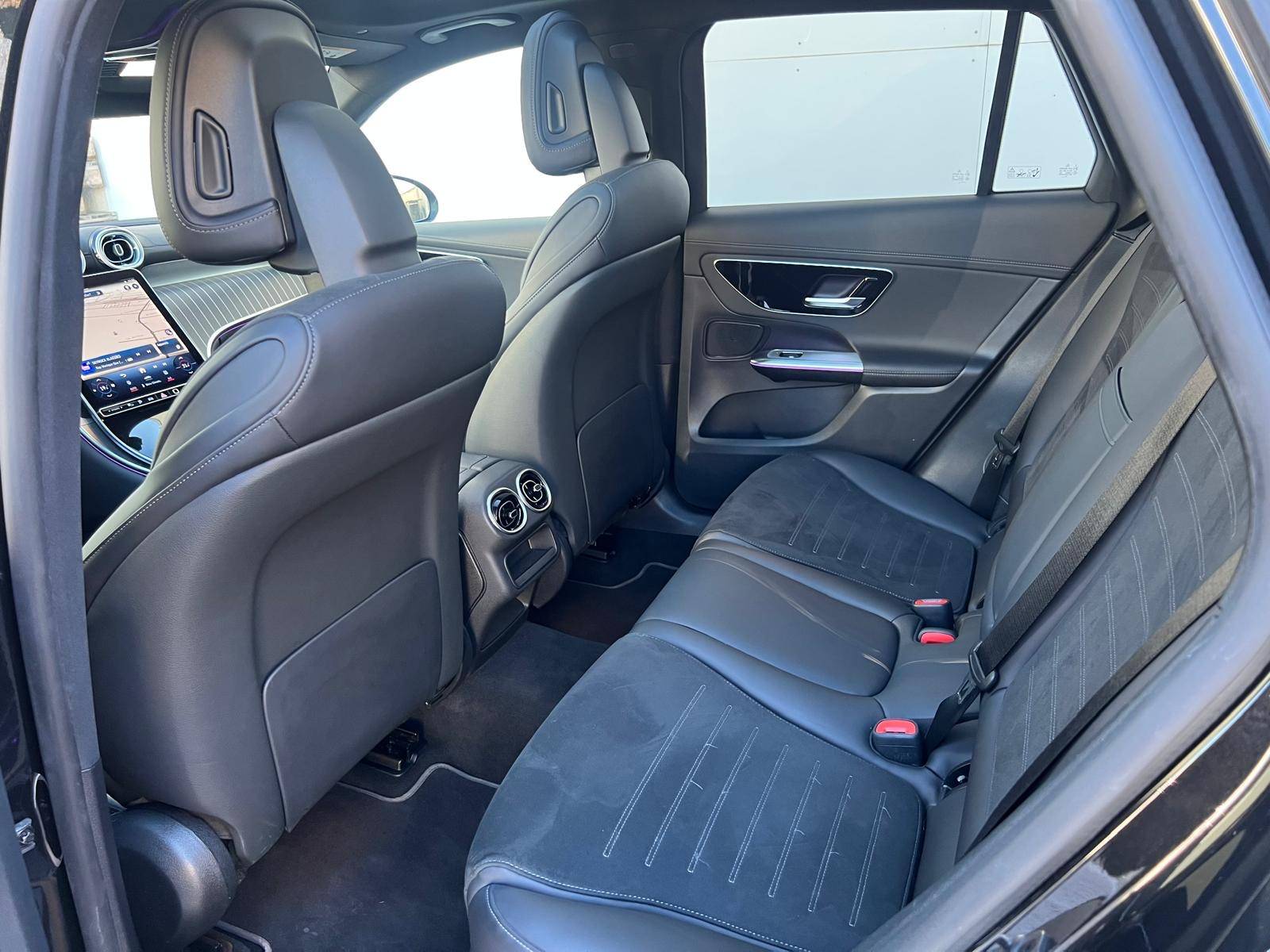 Image Mercedes-Benz GLC SUV GLC 300 de 4MATIC AMG Line  GLC 300 de 9G-Tronic 4Matic AMG Line GLC 300 de 4MATIC AMG Line