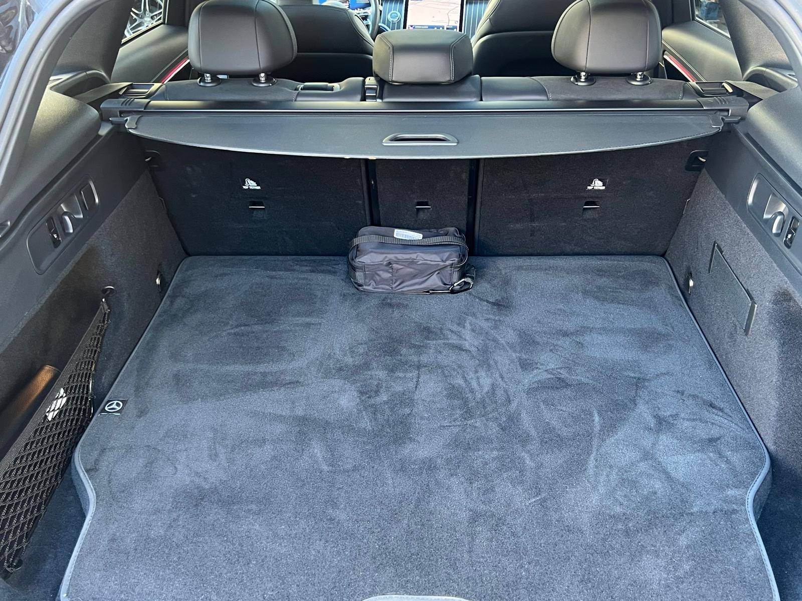 Image Mercedes-Benz GLC SUV GLC 300 de 4MATIC AMG Line  GLC 300 de 9G-Tronic 4Matic AMG Line GLC 300 de 4MATIC AMG Line