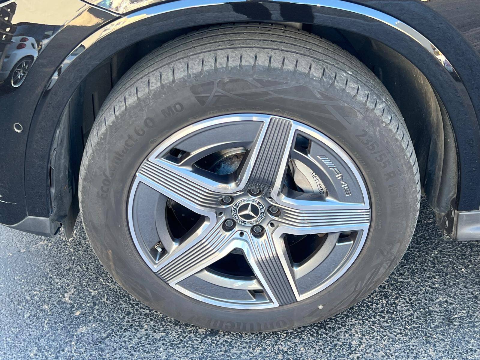 Image Mercedes-Benz GLC SUV GLC 300 de 4MATIC AMG Line  GLC 300 de 9G-Tronic 4Matic AMG Line GLC 300 de 4MATIC AMG Line