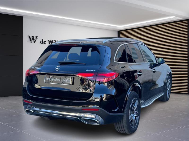 Image Mercedes-Benz GLC SUV GLC 300 de 4MATIC AMG Line  GLC 300 de 9G-Tronic 4Matic AMG Line GLC 300 de 4MATIC AMG Line