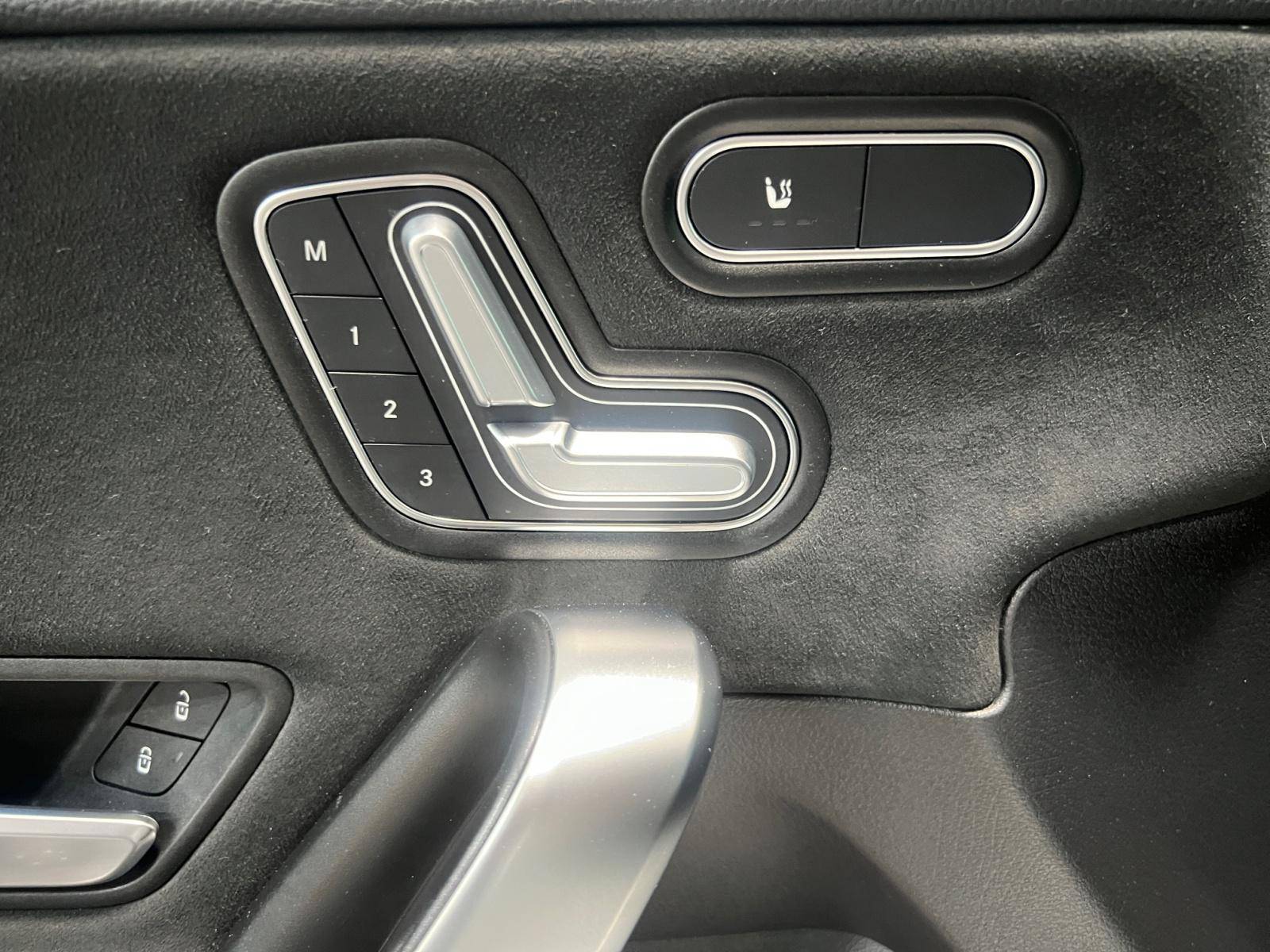 Image Mercedes-Benz CLA COUPÉ CLA 200 d Coupé AMG Line  CLA 200 d Coupé AMG Line CLA 200 d Coupé AMG Line