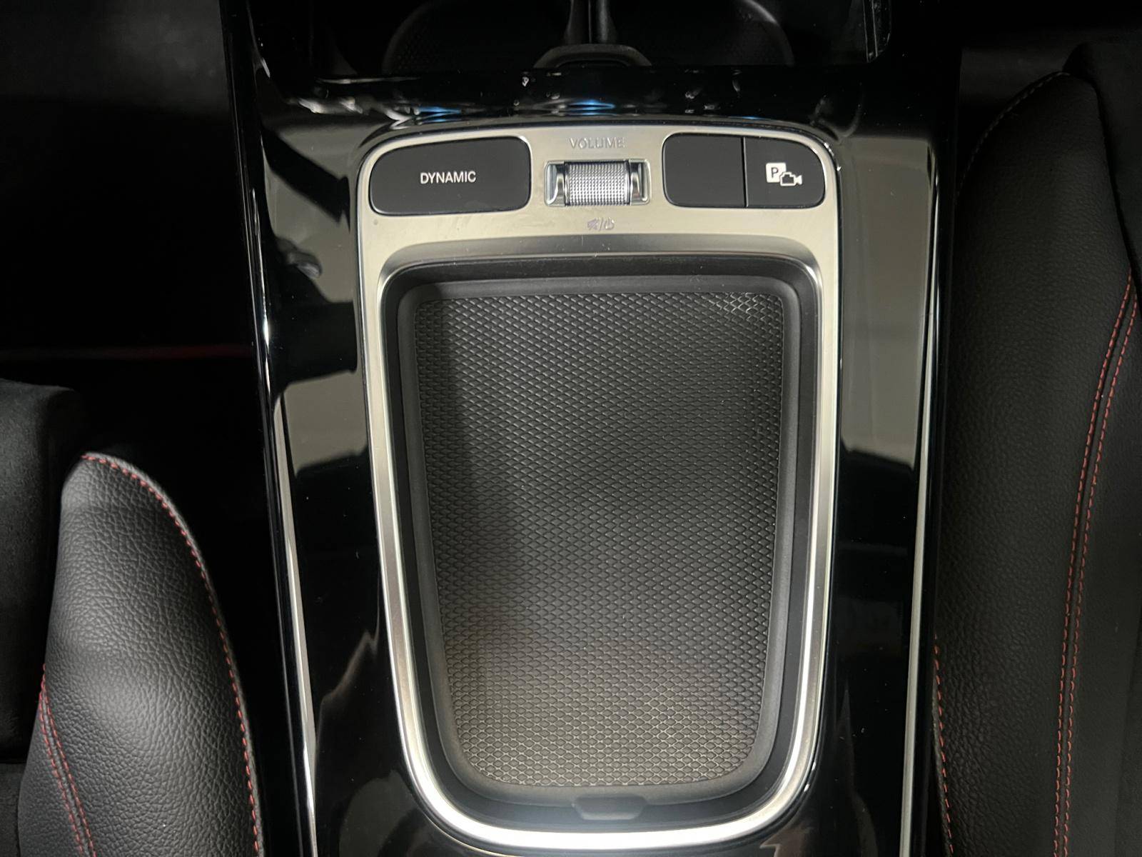 Image Mercedes-Benz CLA COUPÉ CLA 200 d Coupé AMG Line  CLA 200 d Coupé AMG Line CLA 200 d Coupé AMG Line