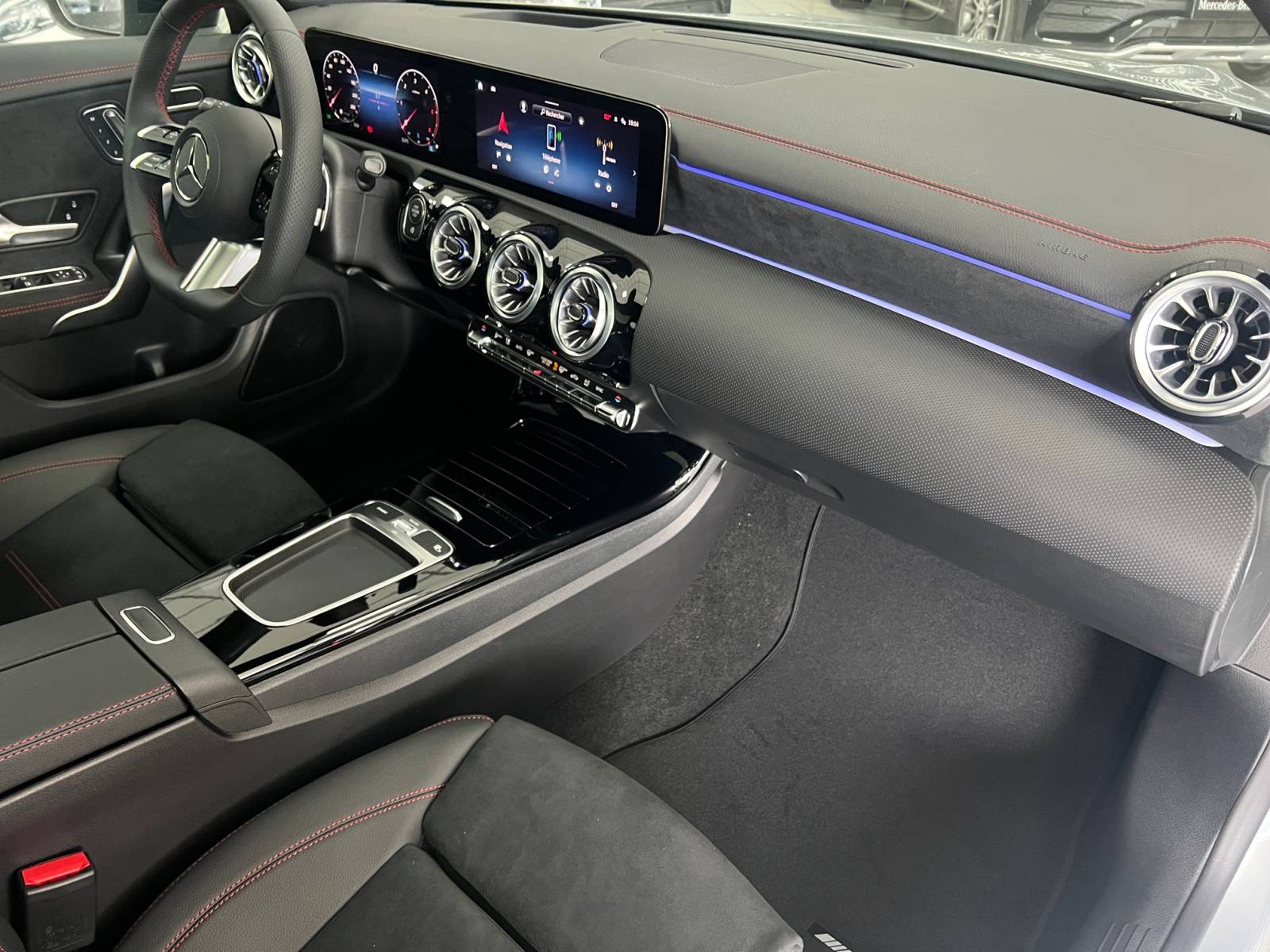 Image Mercedes-Benz CLA SHOOTING BRAKE CLA 200 d Shooting Brake AMG Line   CLA 200 d Shooting Brake AMG Line