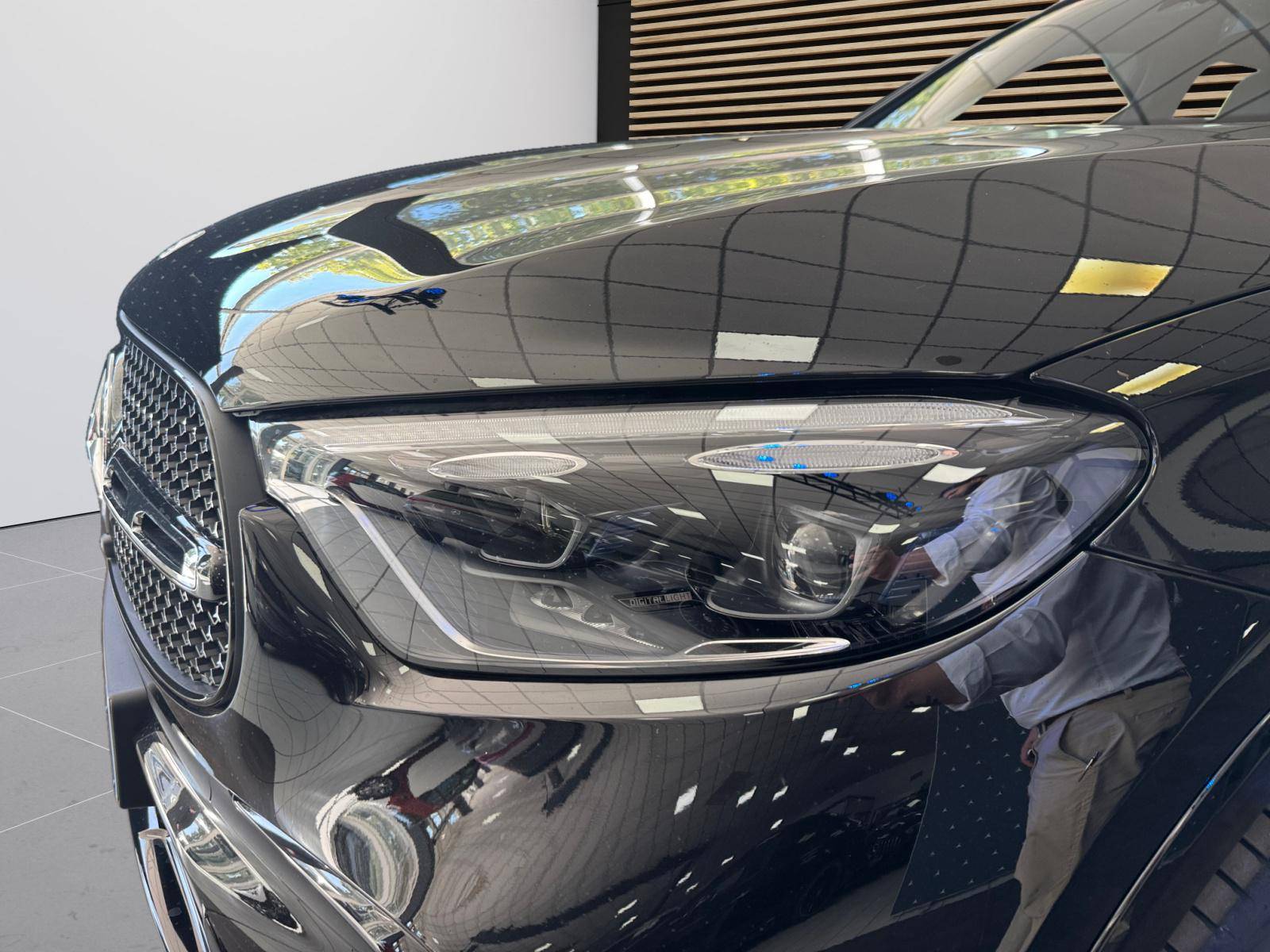 Image Mercedes-Benz GLC SUV GLC 300 e  Hybrid EQ 4MATIC AMG Line +   GLC 300 e  Hybrid EQ 4MATIC AMG Line +