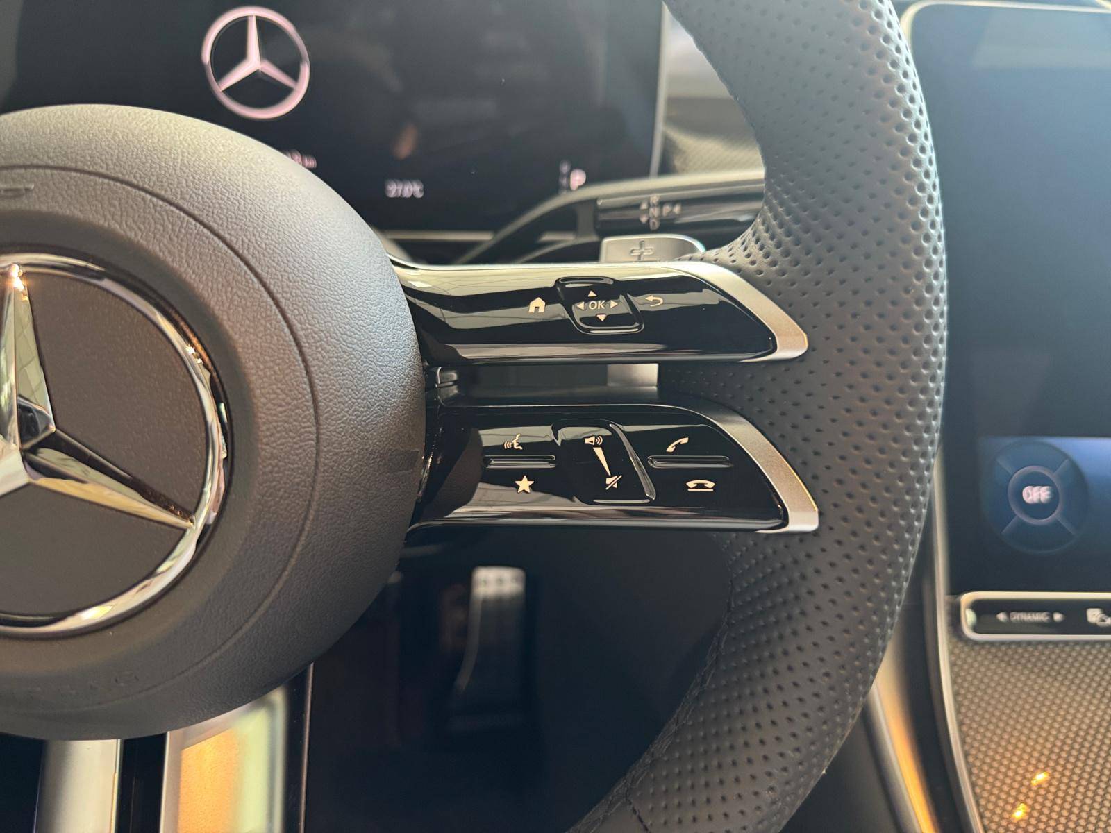 Image Mercedes-Benz GLC SUV GLC 300 e  Hybrid EQ 4MATIC AMG Line +   GLC 300 e  Hybrid EQ 4MATIC AMG Line +