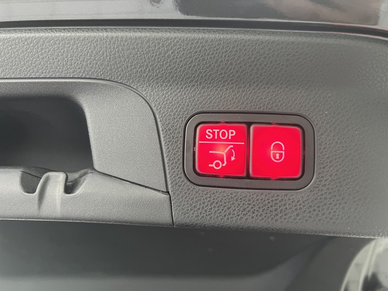 Image Mercedes-Benz GLC COUPÉ GLC 300e 4MATIC Coupé AMG Line   GLC 300e 4MATIC Coupé AMG Line