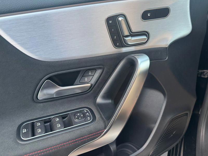 Image Mercedes-Benz CLASSE A 180 AMG Line AMG Line Classe A 180 7G-DCT AMG Line 180 AMG Line