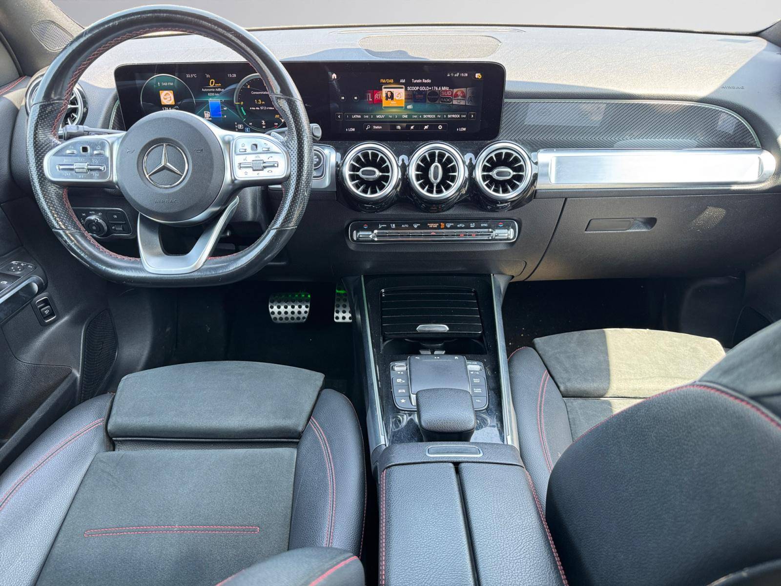 Image Mercedes-Benz GLB 200 d AMG Line  GLB 200 d 8G-DCT AMG Line 200 d AMG Line