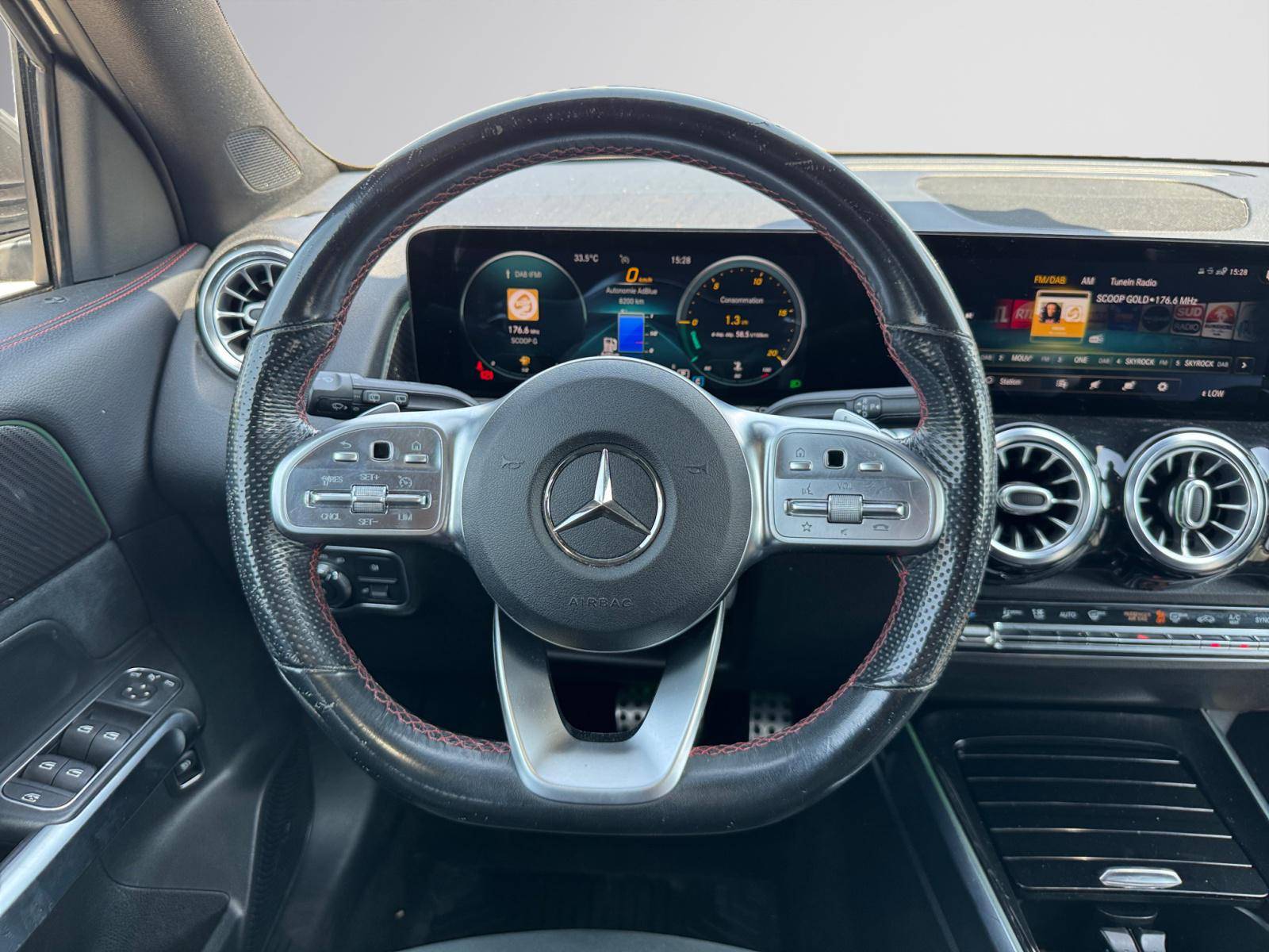 Image Mercedes-Benz GLB 200 d AMG Line  GLB 200 d 8G-DCT AMG Line 200 d AMG Line