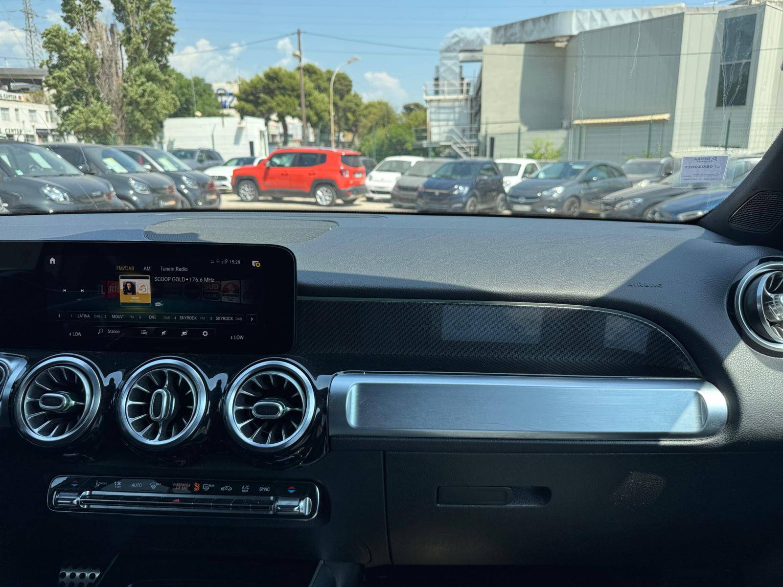 Image Mercedes-Benz GLB 200 d AMG Line  GLB 200 d 8G-DCT AMG Line 200 d AMG Line