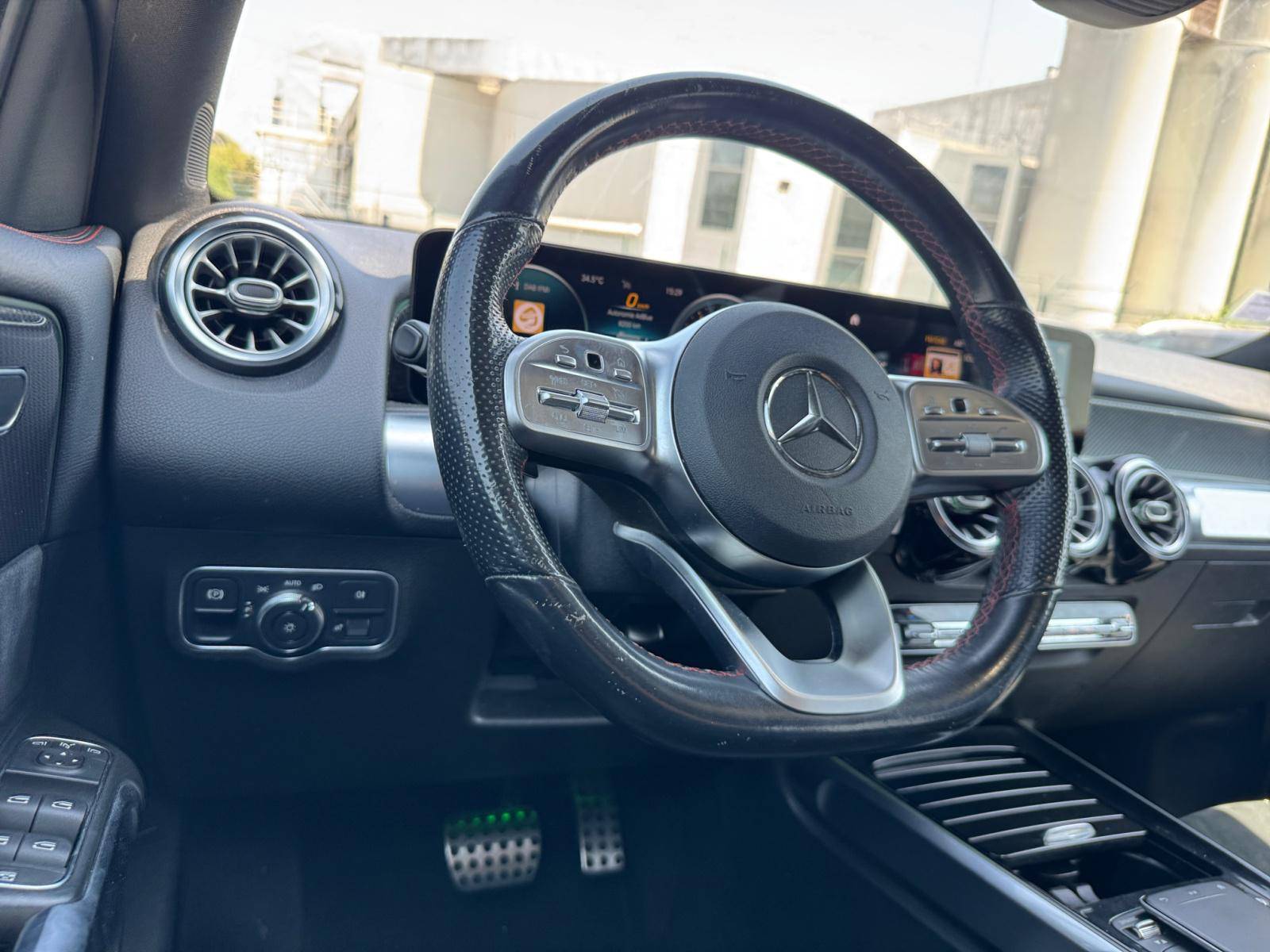 Image Mercedes-Benz GLB 200 d AMG Line  GLB 200 d 8G-DCT AMG Line 200 d AMG Line