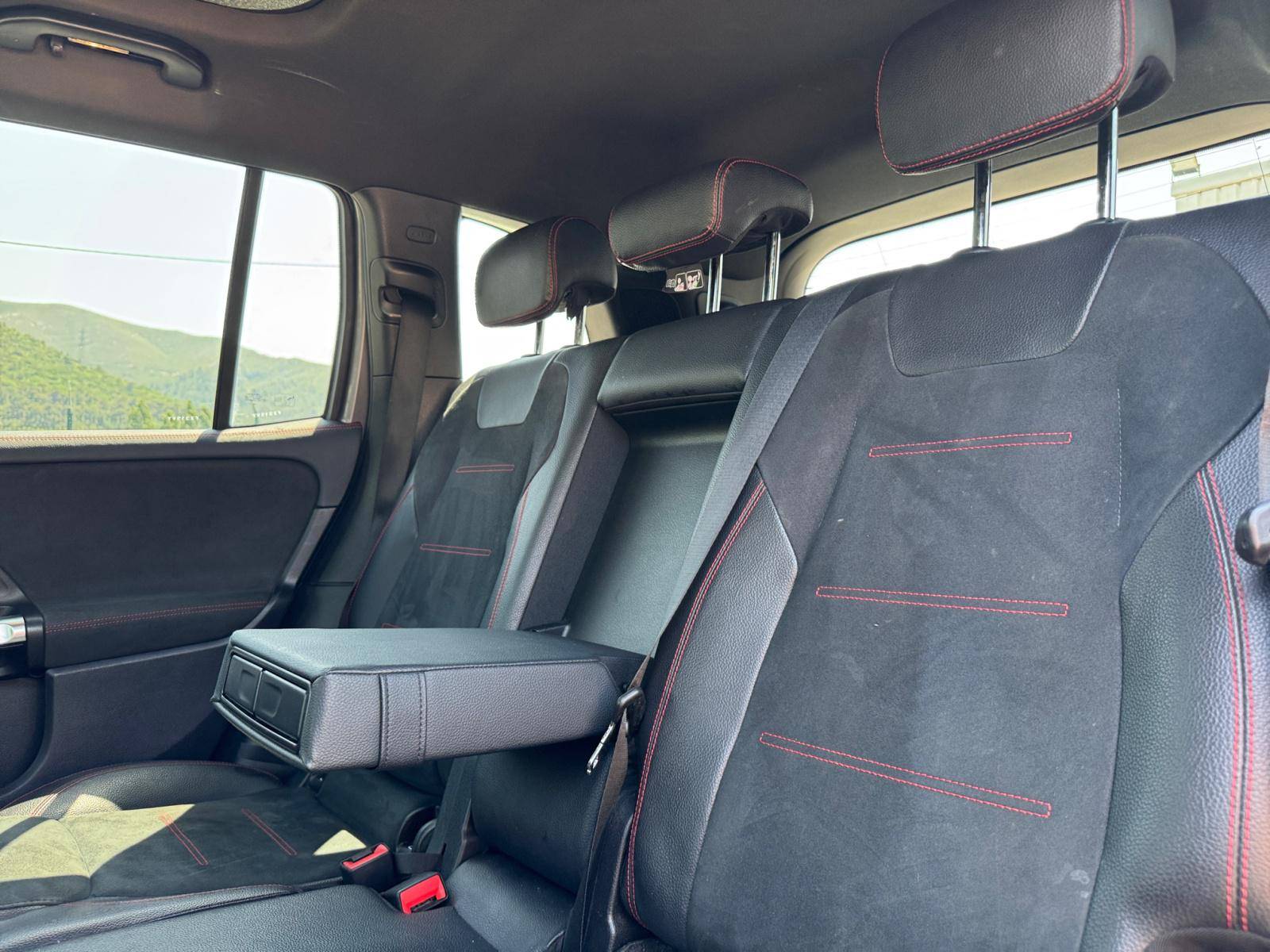 Image Mercedes-Benz GLB 200 d AMG Line  GLB 200 d 8G-DCT AMG Line 200 d AMG Line