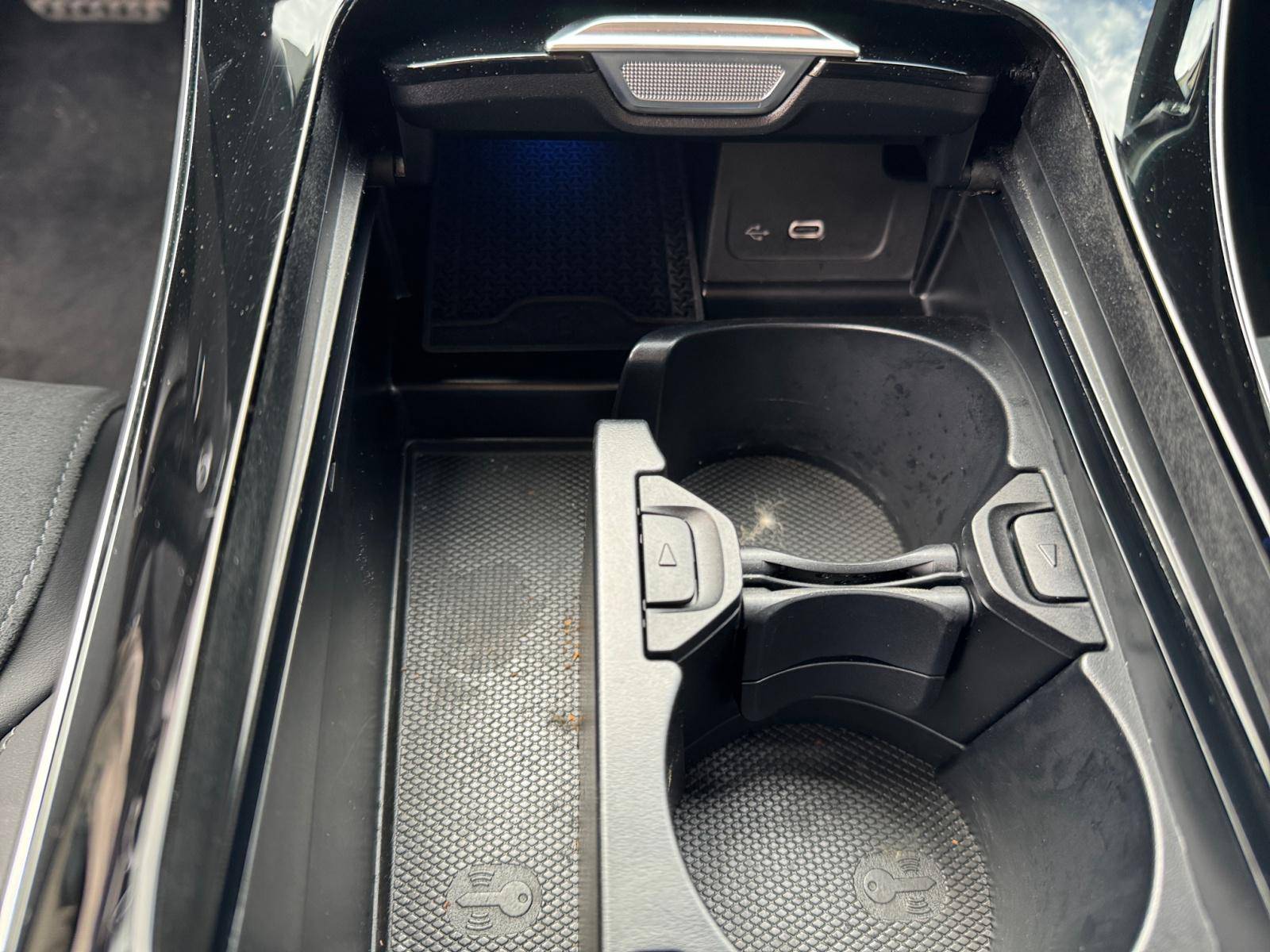 Image Mercedes-Benz CLASSE C BERLINE Classe C 300 e Hybrid EQ Berline AMG Line  Classe C 300 e Hybrid EQ Berline AMG Line Classe C 300 e Hybrid EQ Berline AMG Line