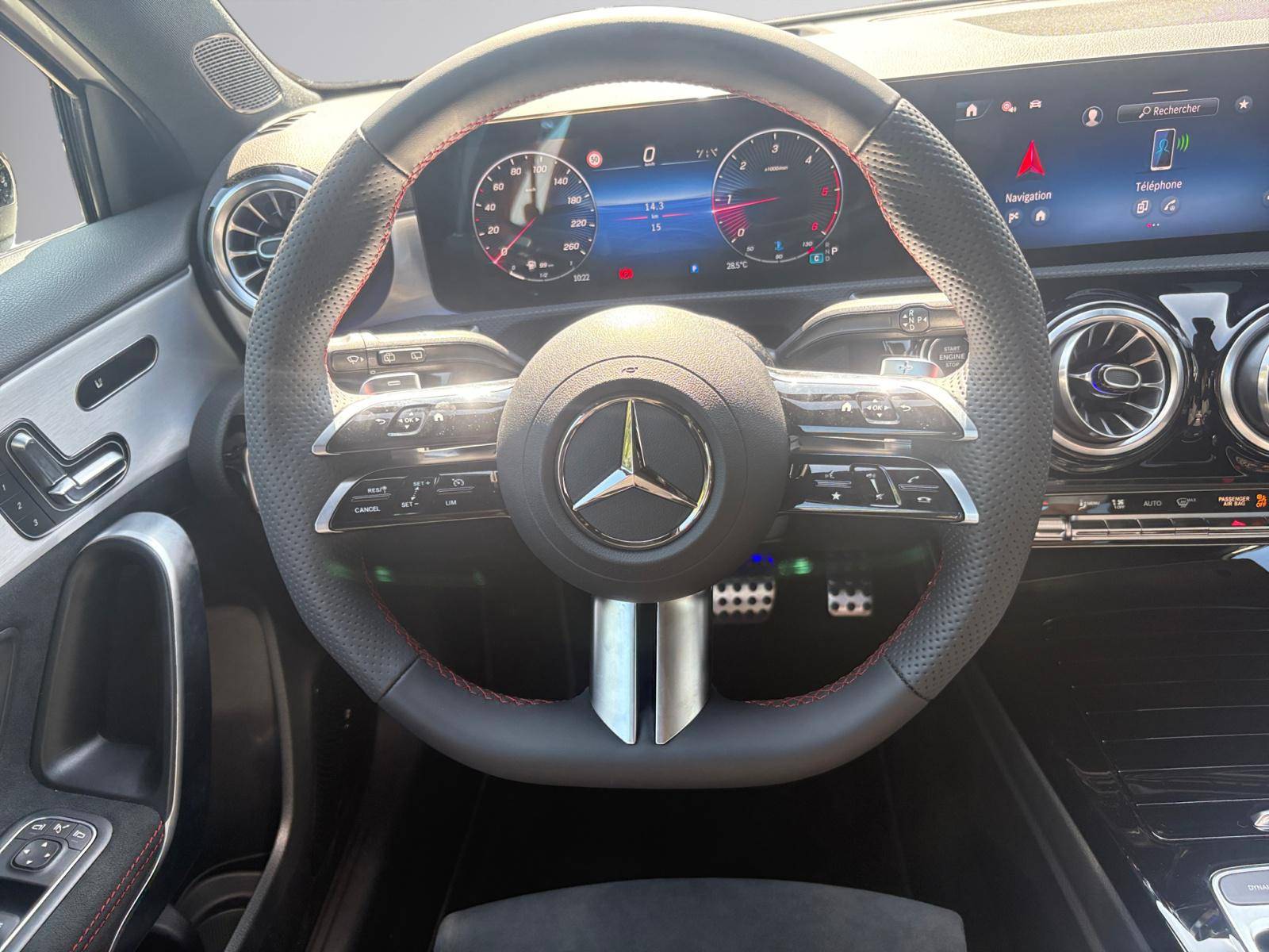 Image Mercedes-Benz CLASSE A 200 d AMG Line   200 d AMG Line