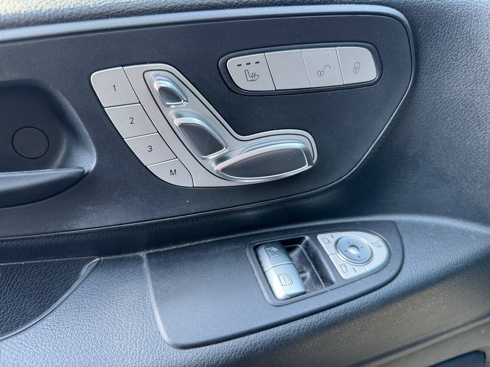 Image Mercedes-Benz VITO VITO MIXTO 116 CDI 4x4 Compact 9G-TRONIC RWD SELECT   VITO MIXTO 116 CDI 4x4 Compact 9G-TRONIC RWD SELECT