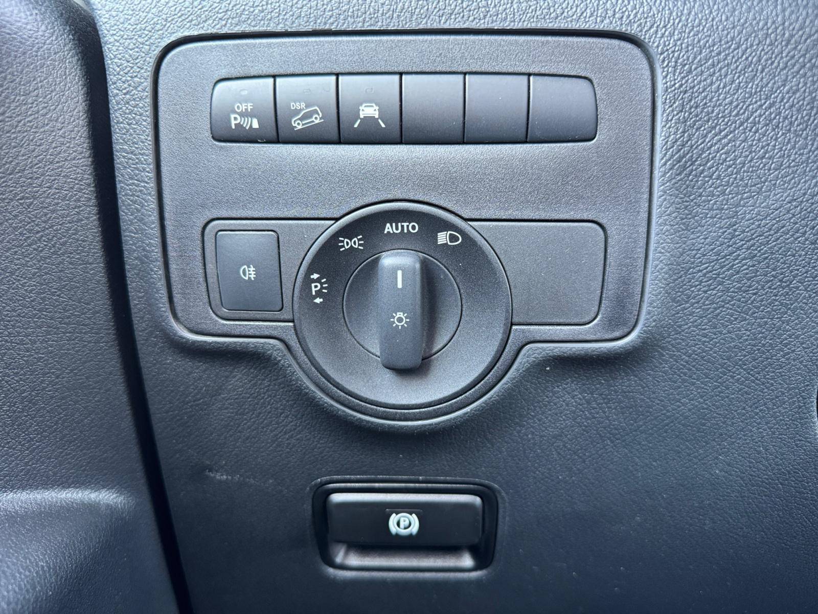 Image Mercedes-Benz VITO VITO MIXTO 119 CDI 4x4 COMPACT BVA SELECT   VITO MIXTO 119 CDI 4x4 COMPACT BVA SELECT