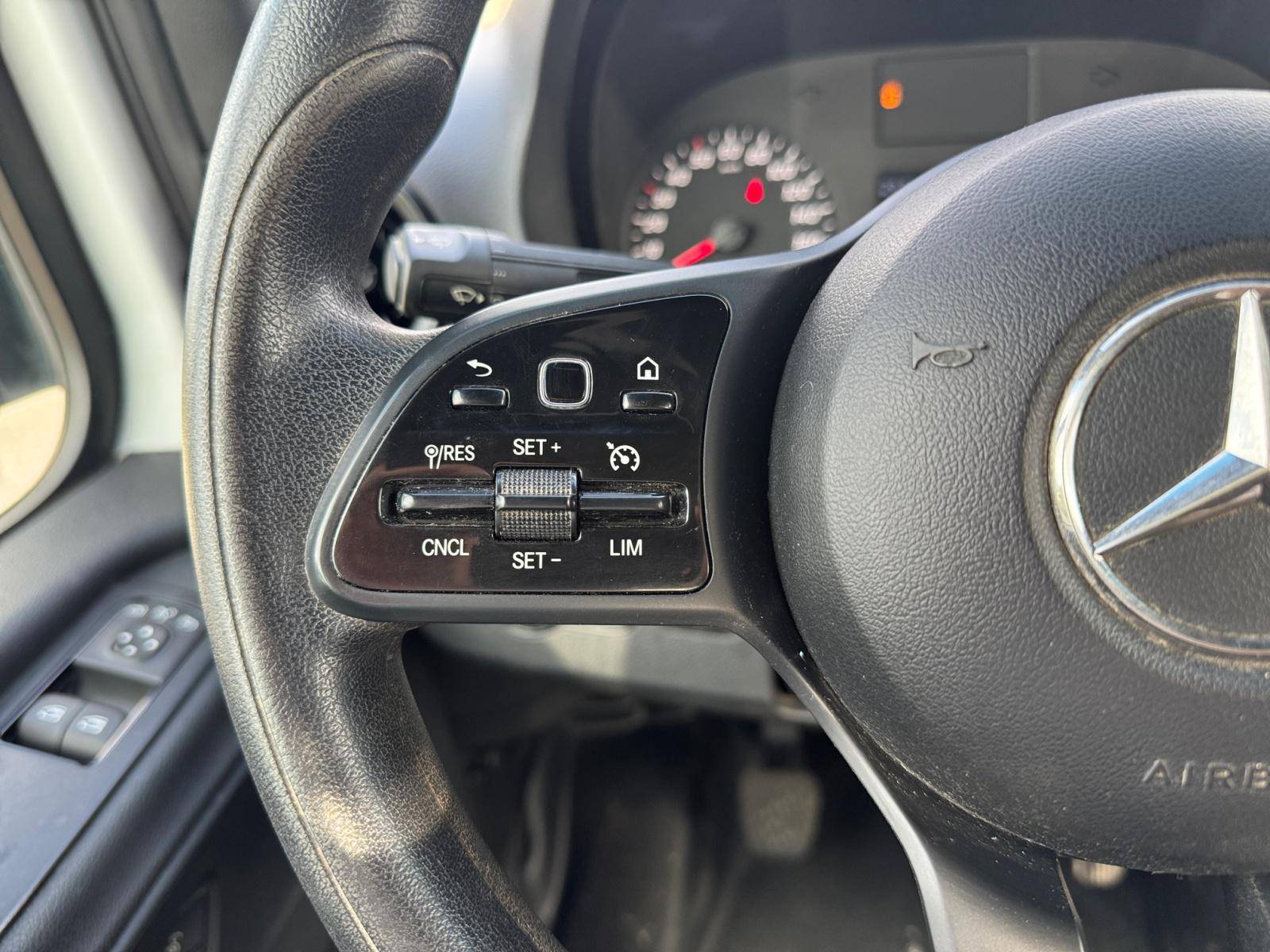 Image Mercedes-Benz SPRINTER SPRINTER CHASSIS DBLE CAB 514 CDI 37 3.5T PROPULSION   SPRINTER CHASSIS DBLE CAB 514 CDI 37 3.5T PROPULSION