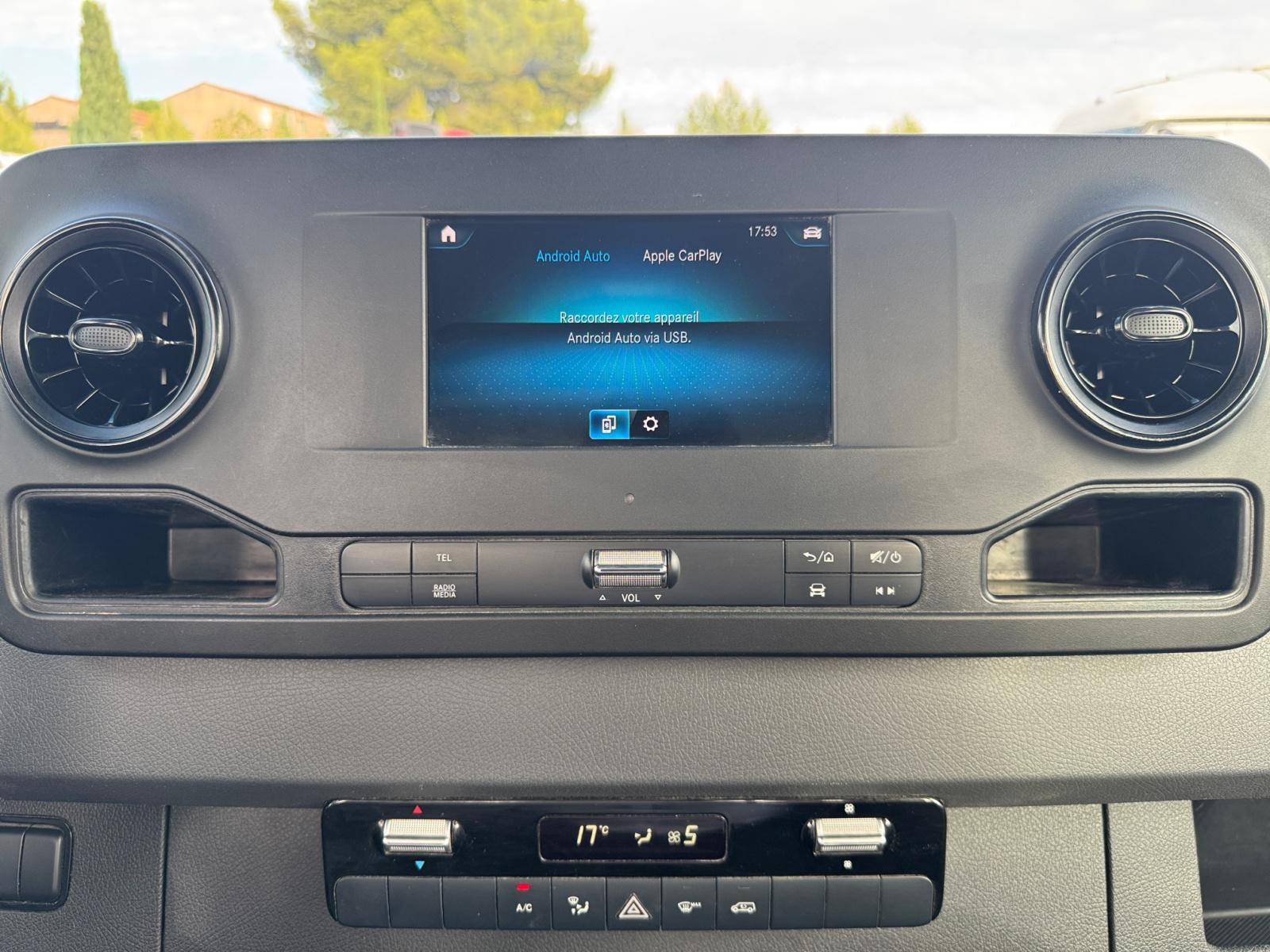 Image Mercedes-Benz SPRINTER SPRINTER CHASSIS DBLE CAB 514 CDI 37 3.5T PROPULSION   SPRINTER CHASSIS DBLE CAB 514 CDI 37 3.5T PROPULSION