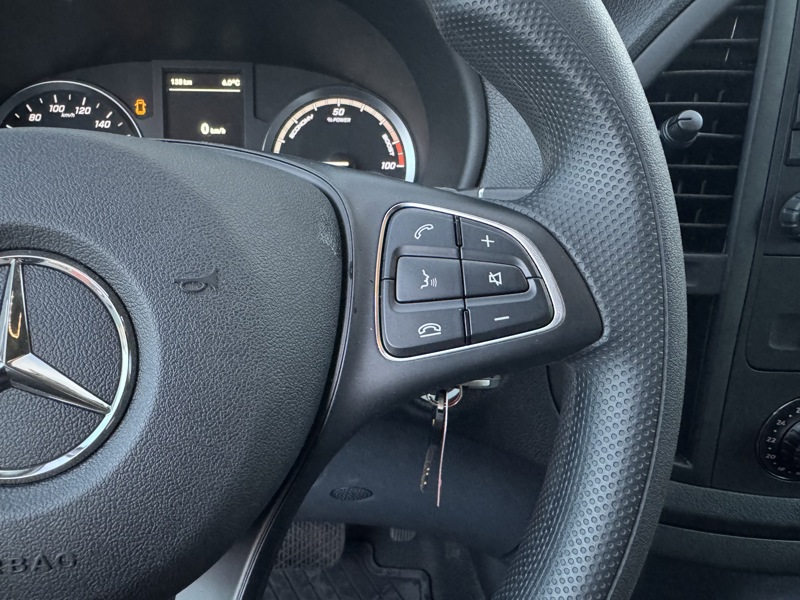 Image Mercedes-Benz VITO e 112 Fourgon Long  eVito Fourgon 60kWh LG e 112 Fourgon Long