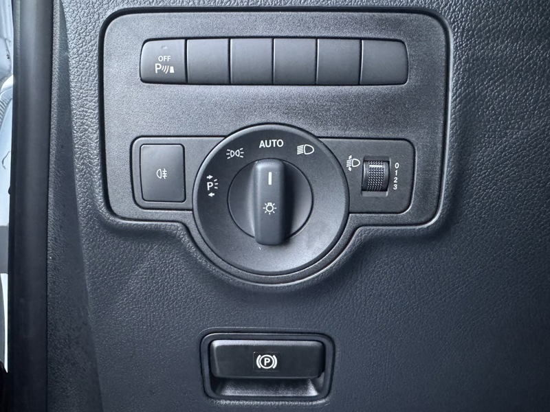 Image Mercedes-Benz VITO e 112 Fourgon Long  eVito Fourgon 60kWh LG e 112 Fourgon Long