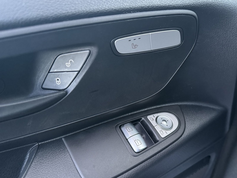 Image Mercedes-Benz VITO e 112 Fourgon Long  eVito Fourgon 60kWh LG e 112 Fourgon Long