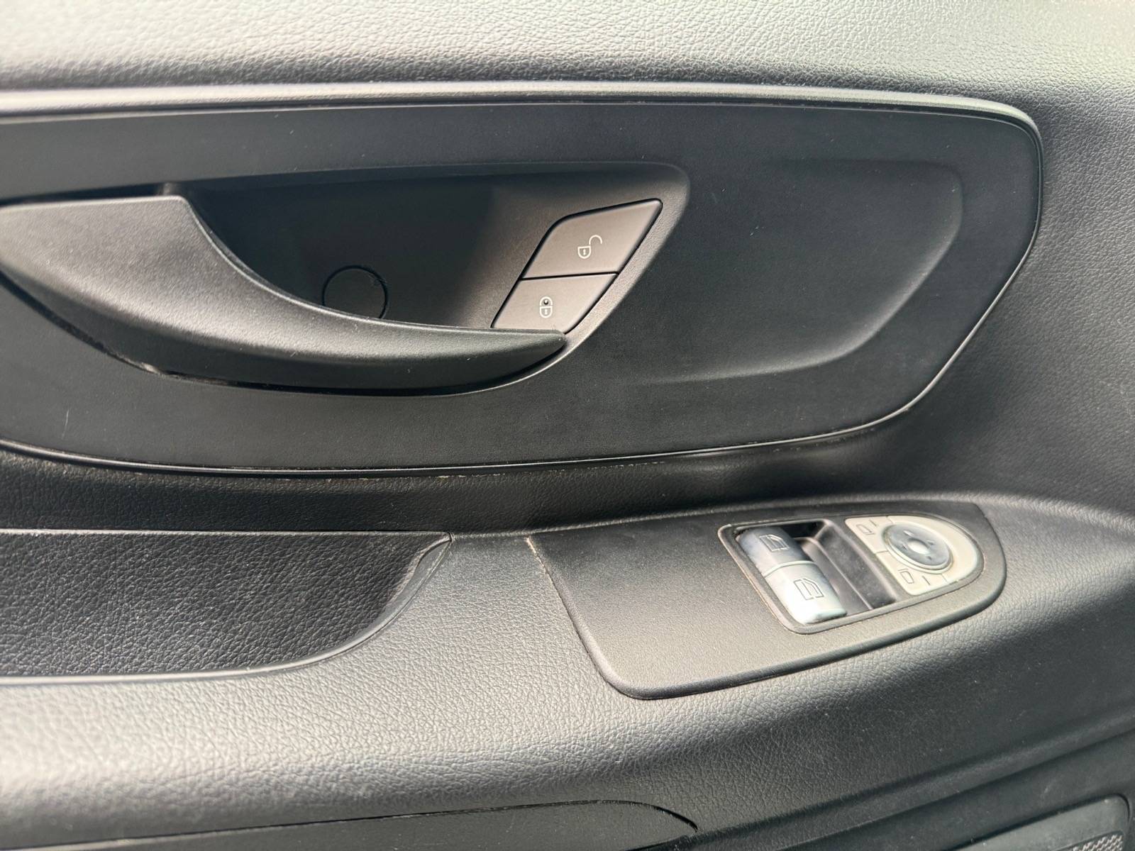 Image Mercedes-Benz VITO VITO FOURGON 114 CDI COMPACT FWD PRO   VITO FOURGON 114 CDI COMPACT FWD PRO