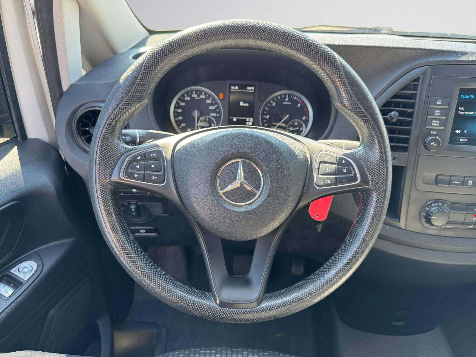 Image Mercedes-Benz VITO 114 CDI Fourgon Extra long  VITO FOURGON 114 CDI EXTRA LONG BVA RWD PRO 114 CDI Fourgon Extra long