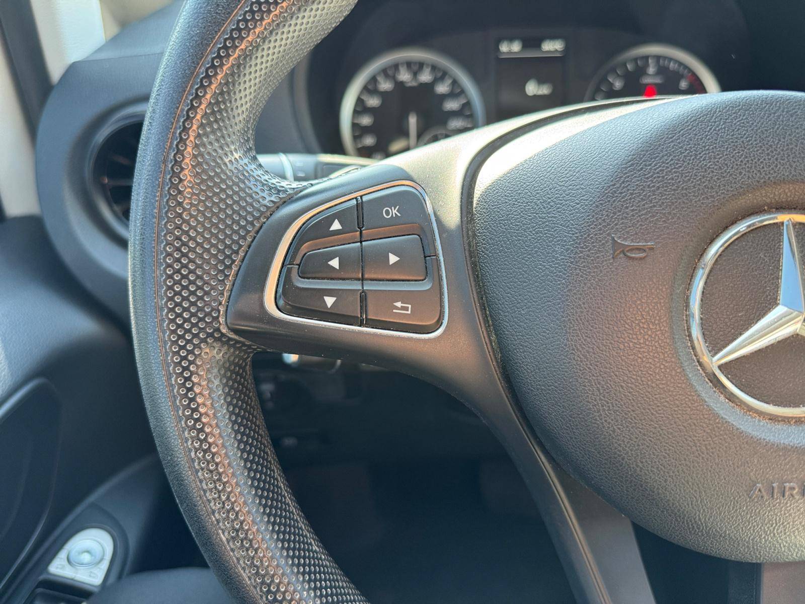 Image Mercedes-Benz VITO 114 CDI Fourgon Extra long  VITO FOURGON 114 CDI EXTRA LONG BVA RWD PRO 114 CDI Fourgon Extra long