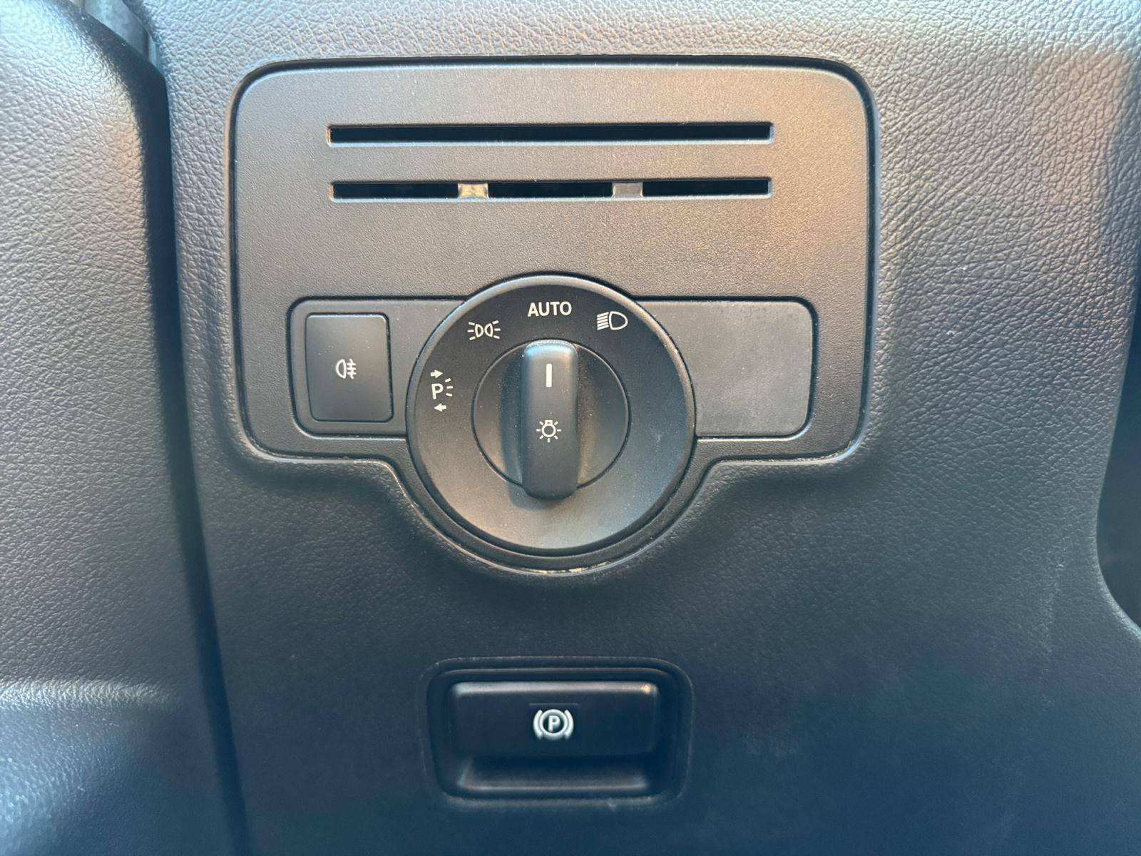 Image Mercedes-Benz VITO 114 CDI Fourgon Extra long  VITO FOURGON 114 CDI EXTRA LONG BVA RWD PRO 114 CDI Fourgon Extra long