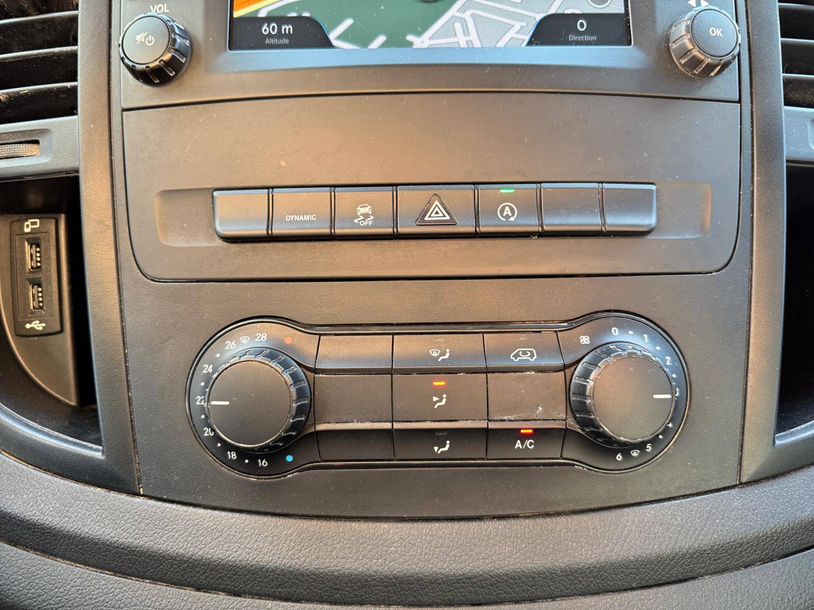 Image Mercedes-Benz VITO 114 CDI Fourgon Extra long  VITO FOURGON 114 CDI EXTRA LONG BVA RWD PRO 114 CDI Fourgon Extra long