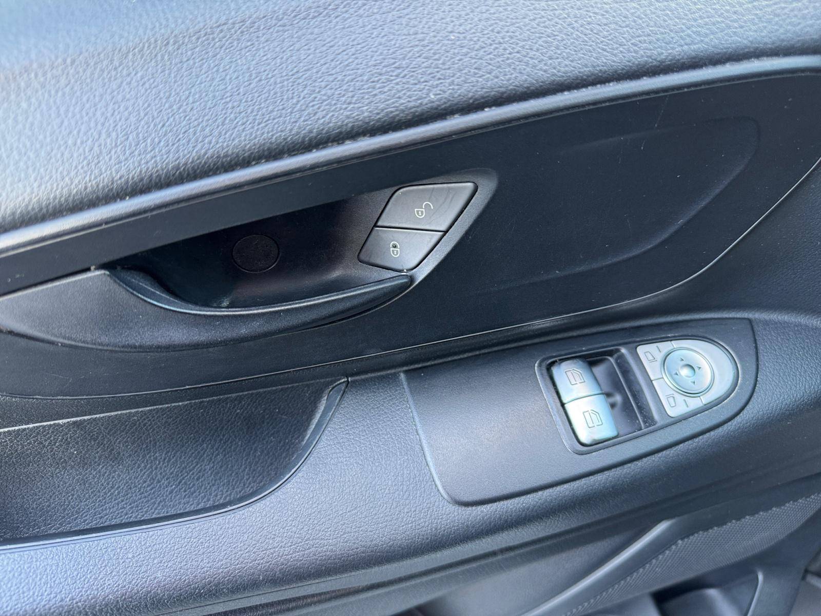 Image Mercedes-Benz VITO 114 CDI Fourgon Extra long  VITO FOURGON 114 CDI EXTRA LONG BVA RWD PRO 114 CDI Fourgon Extra long