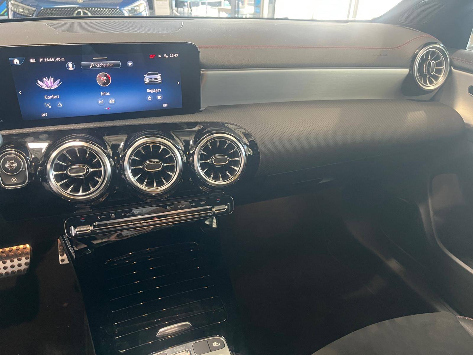 Image Mercedes-Benz CLA SHOOTING BRAKE CLA 200 Shooting Brake AMG Line  CLA 200 Shooting Brake AMG Line CLA 200 Shooting Brake AMG Line