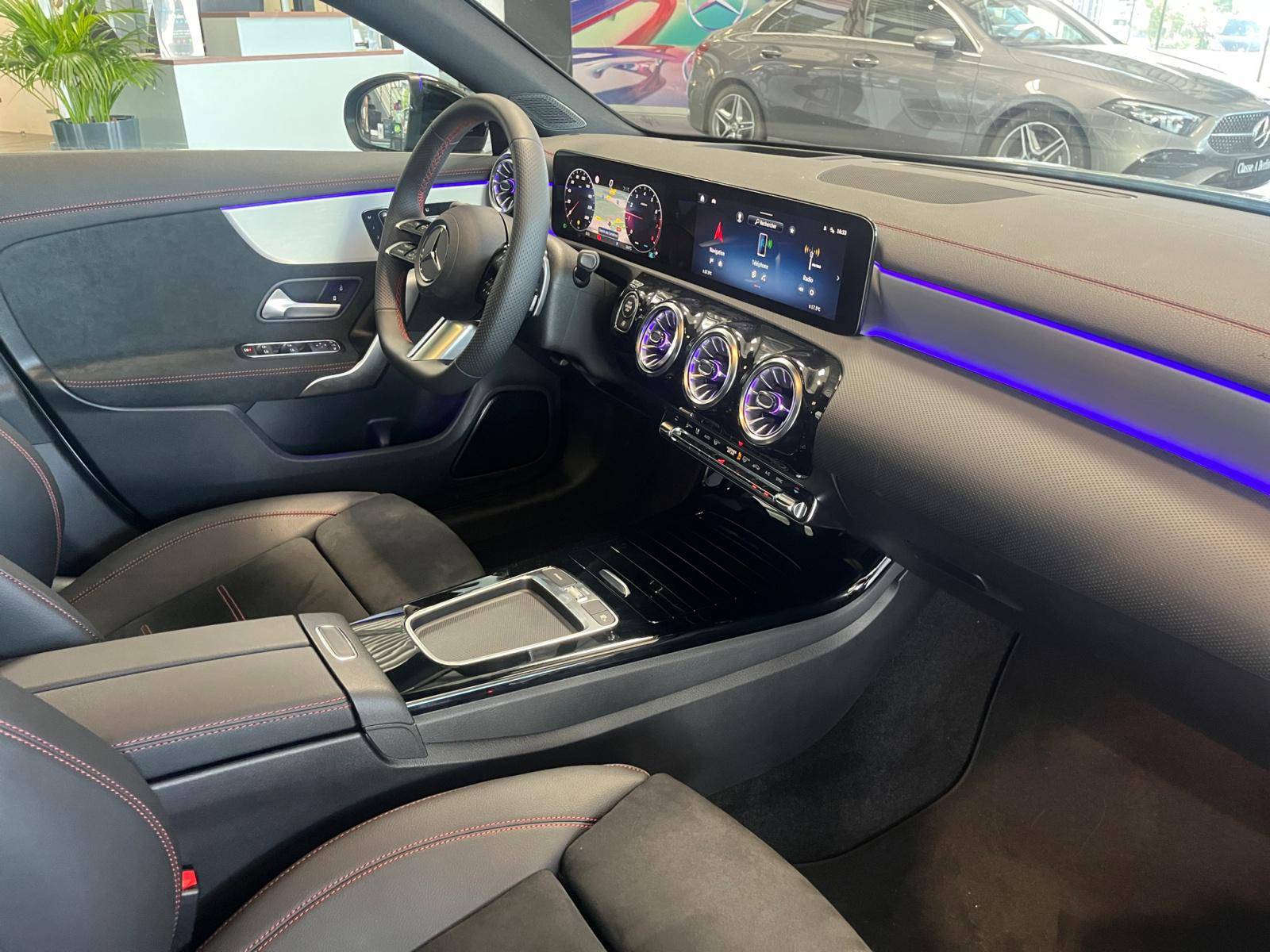 Image Mercedes-Benz CLA SHOOTING BRAKE CLA 200 Shooting Brake AMG Line  CLA 200 Shooting Brake AMG Line CLA 200 Shooting Brake AMG Line