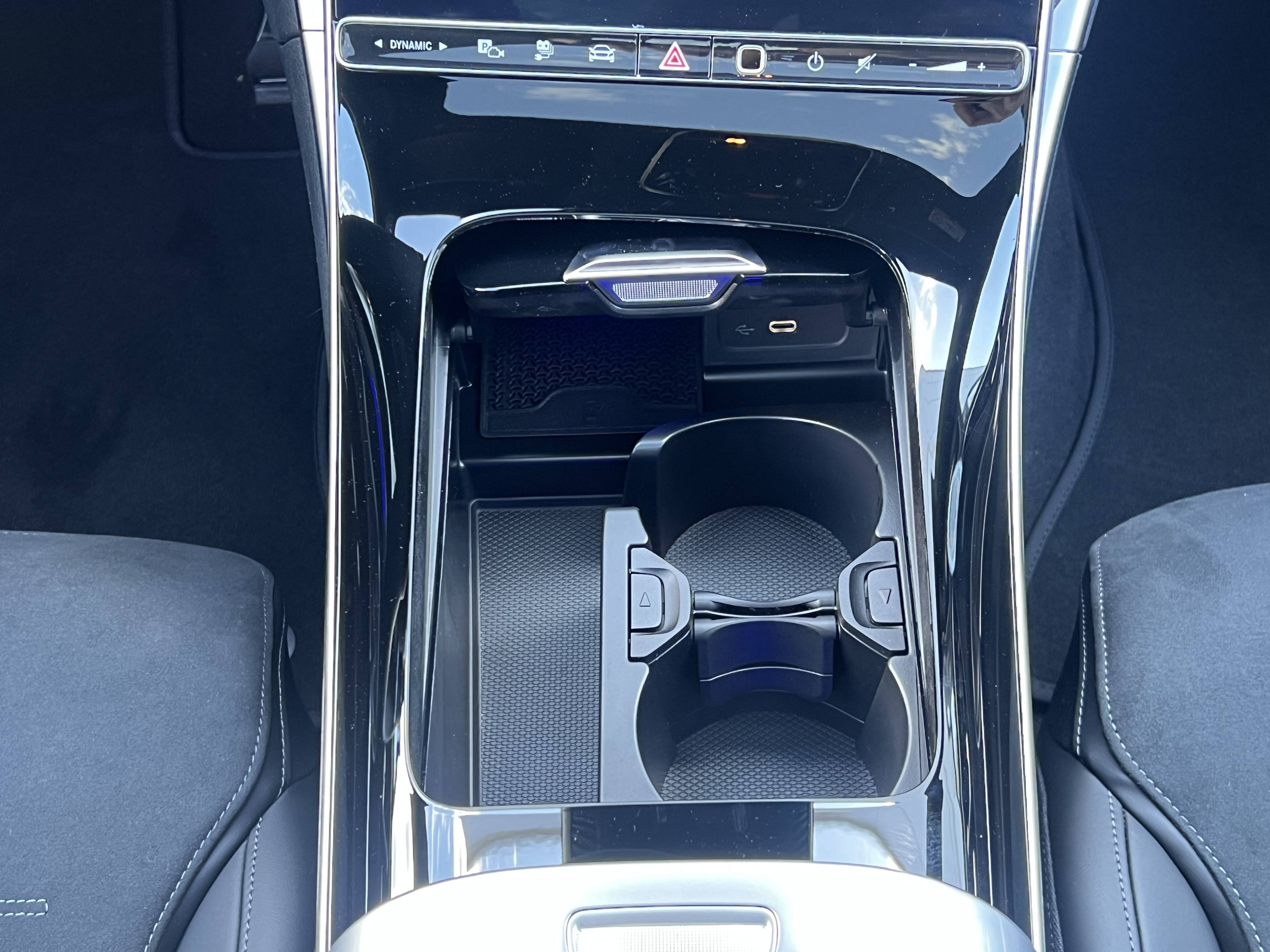 Image Mercedes-Benz CLASSE C BREAK Classe C 300 e Hybrid EQ Break AMG Line  Classe C 300 e Hybrid EQ Break AMG Line Classe C 300 e Hybrid EQ Break AMG Line