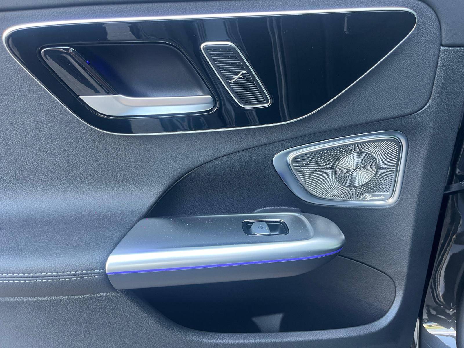 Image Mercedes-Benz CLASSE C BREAK Classe C 300 de Hybrid EQ Break AMG Line  Classe C 300 d e Hybrid EQ Break AMG Line Classe C 300 de Hybrid EQ Break AMG Line