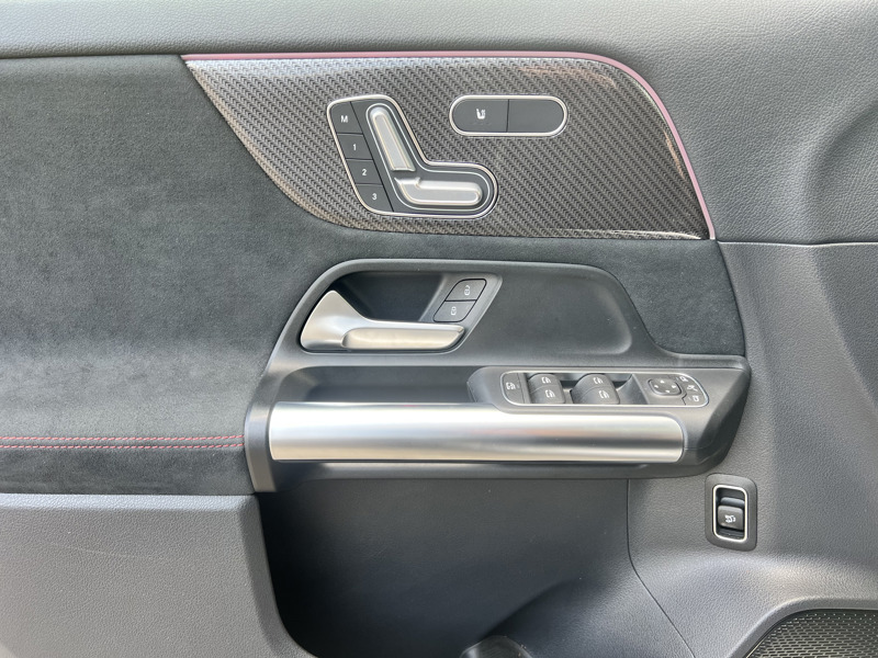 Image Mercedes-Benz GLA 200 d AMG Line AMG Line GLA 200 d 8G-DCT AMG Line 200 d AMG Line